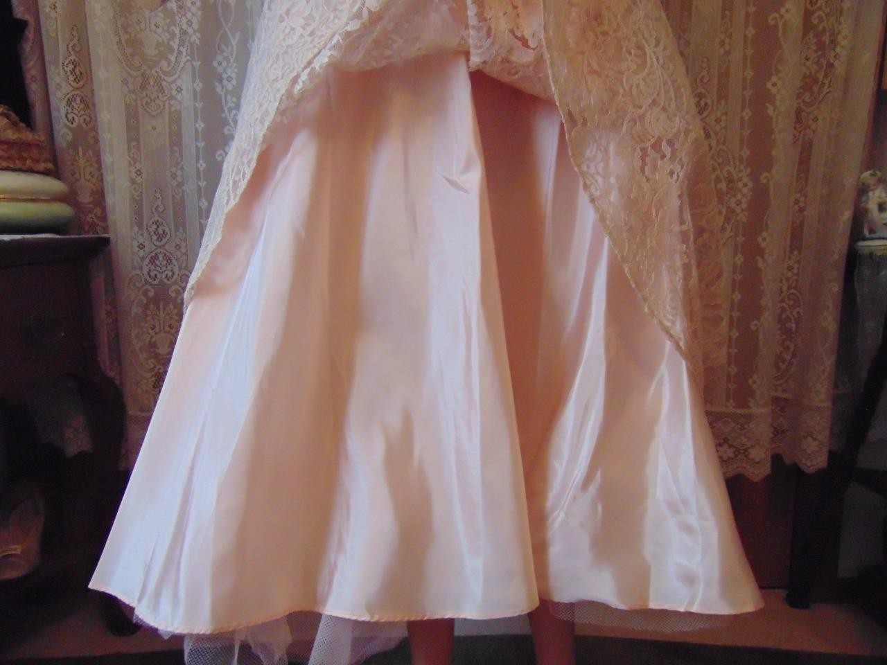 VTG 50s Pink Chantilly Lace & Satin Dress Jacket & Crinoline Slip 26W