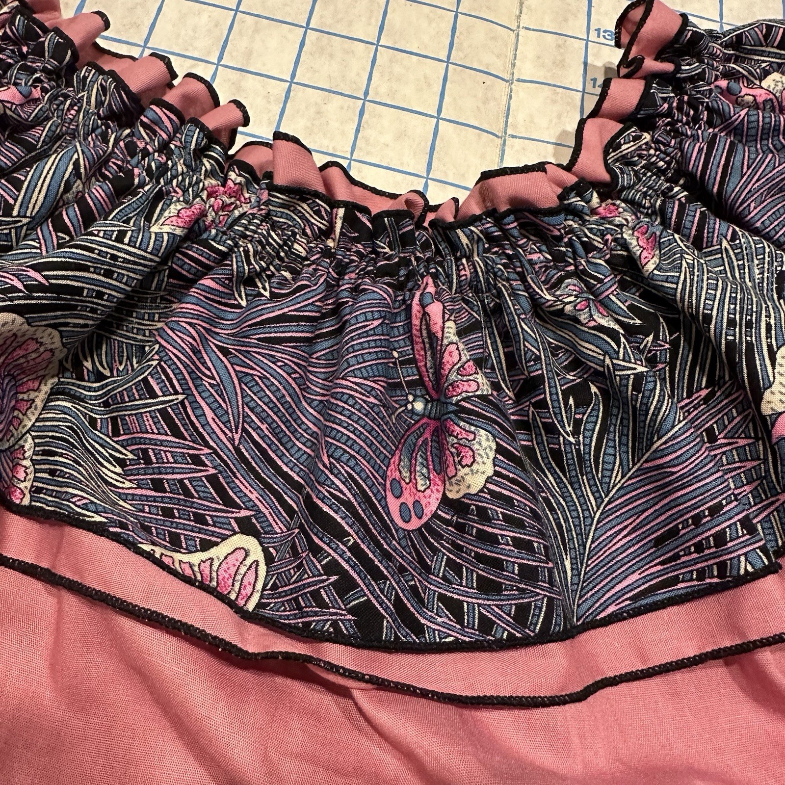 VTG Women’s Pink Ruffled Blouse Square Dance Size M/L Pink Butterfly Psychedelic