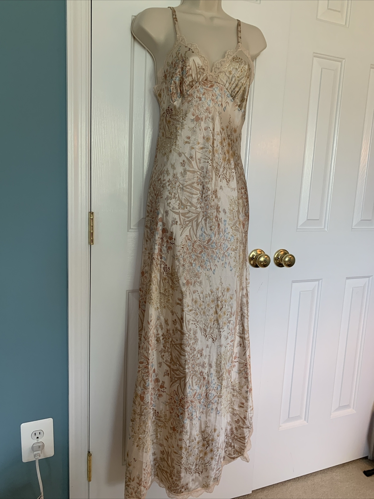 VTG 70s Lindsey Roscoe Farr East Silk Spaghetti Strap Lingerie Night Gown Sz S