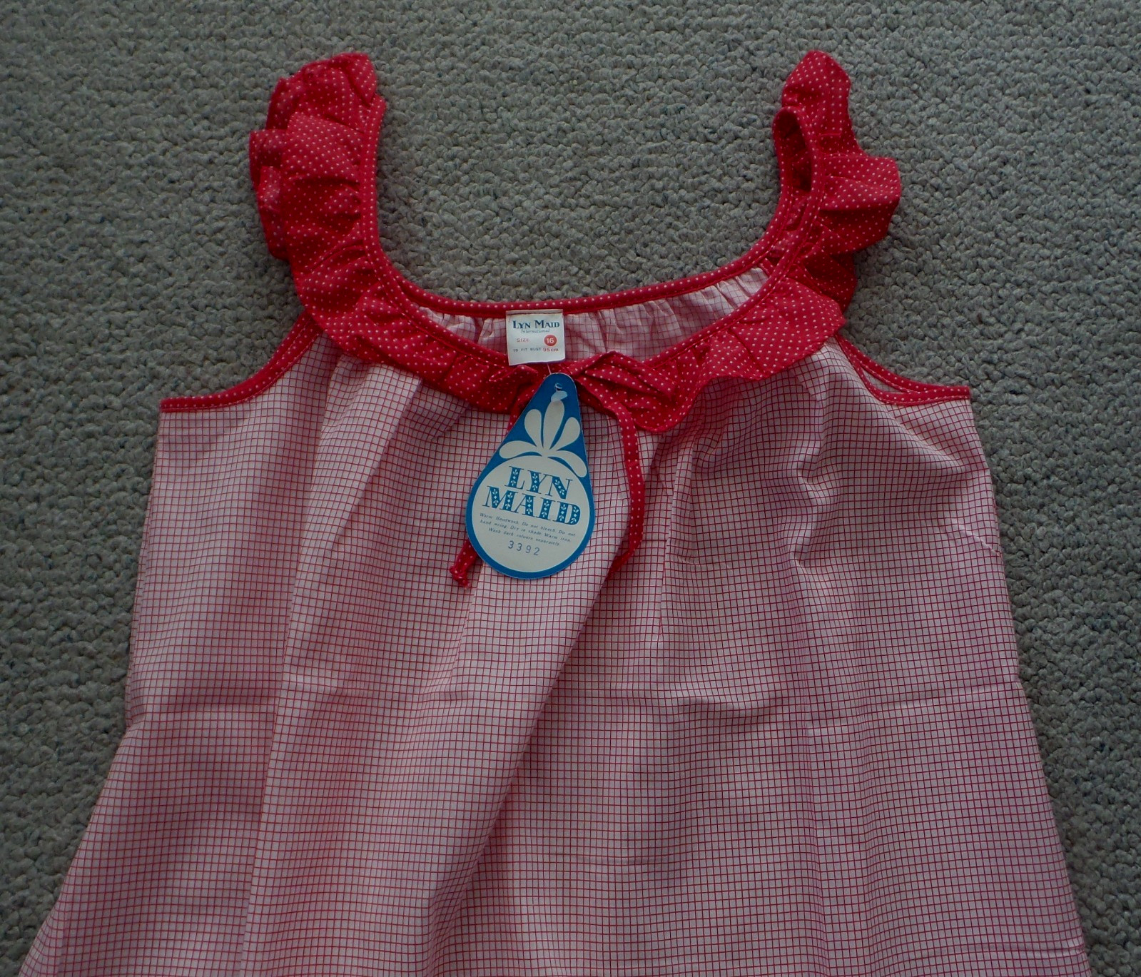 New vintage with tags nightdress Lyn Maid red white sz 14 – 16