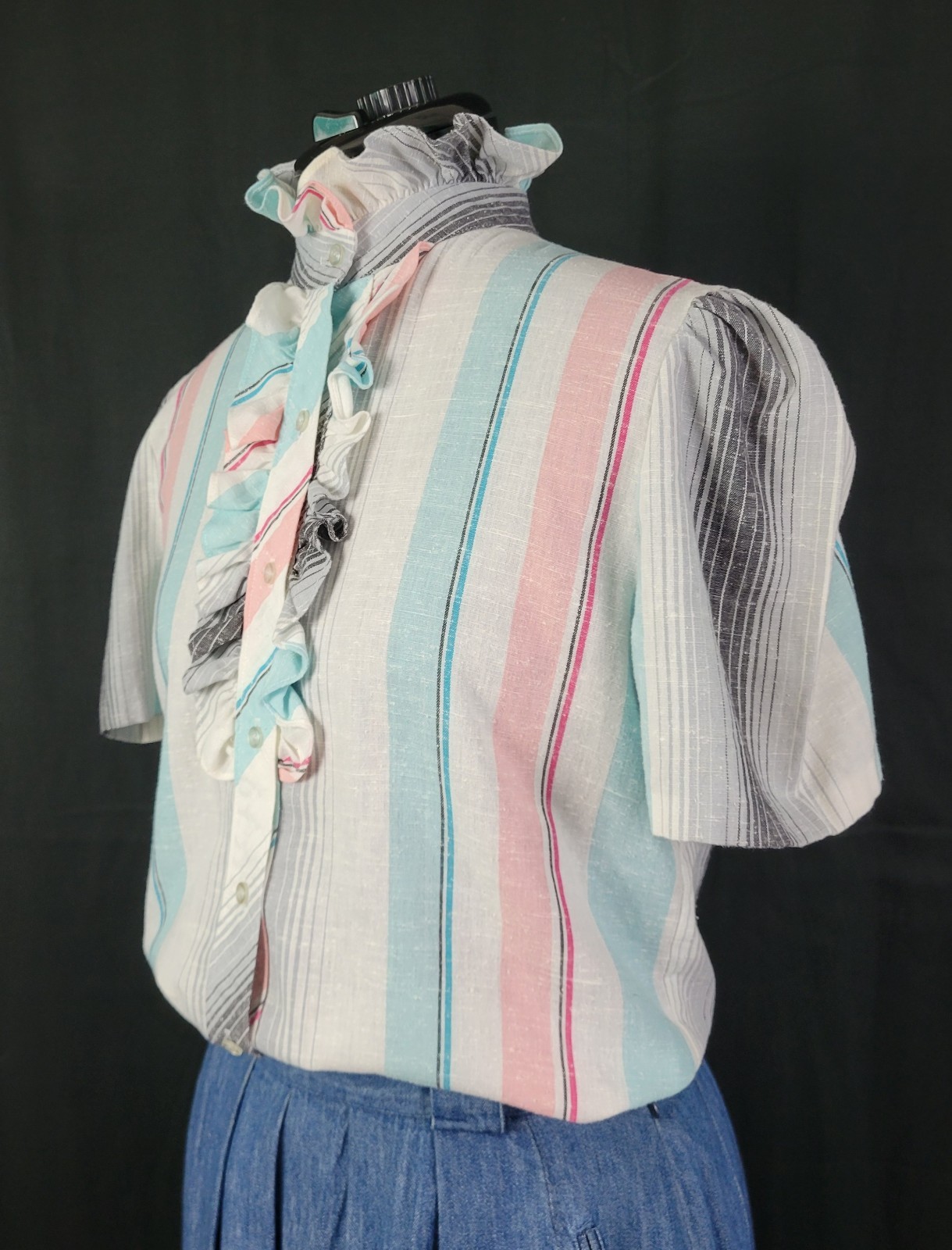 Vtg Lucky Winner White/Blue/Pink/Grey Striped S/S Top w Ruffled Collar Size M?