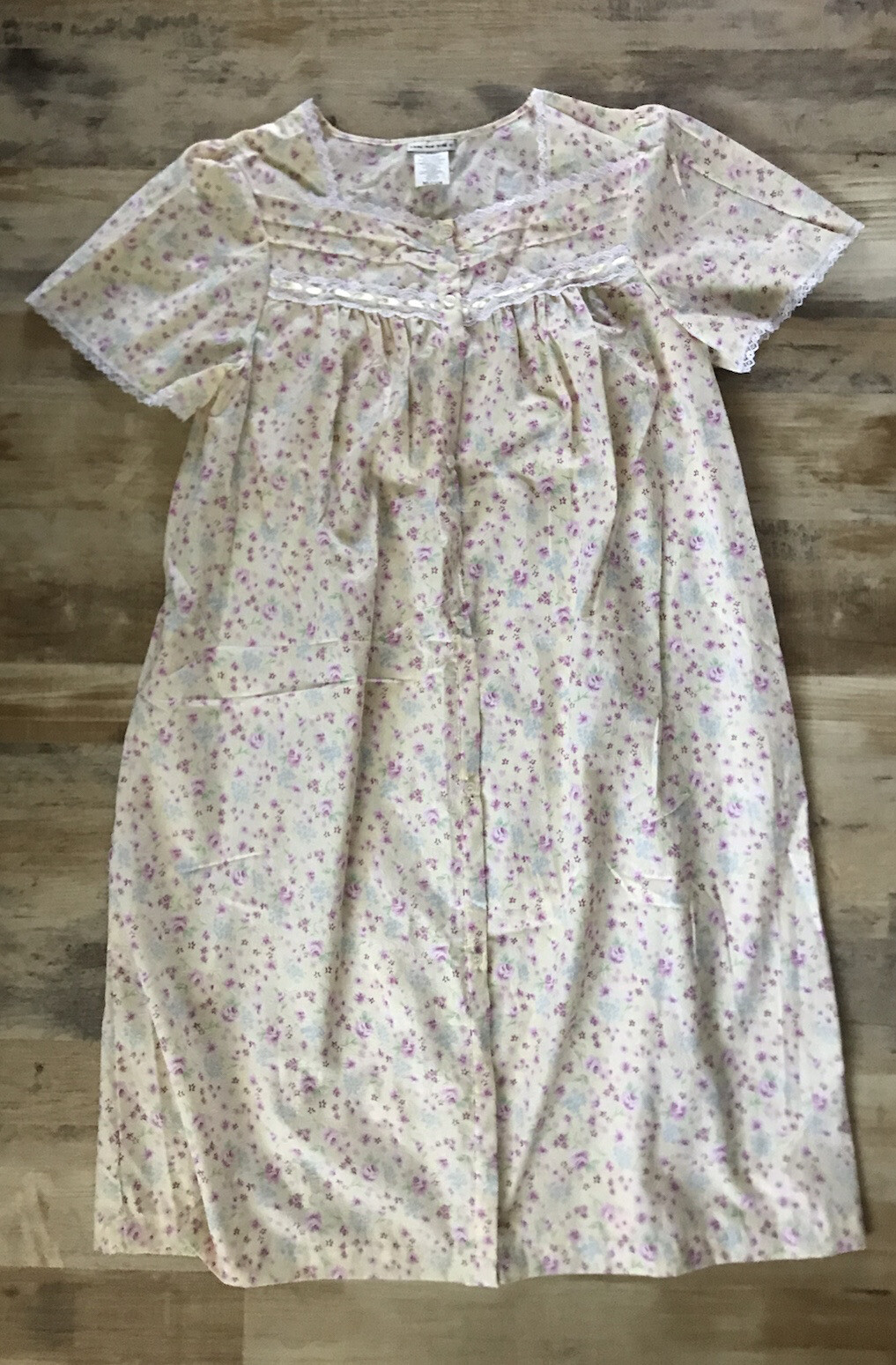 Vintage House Coat Robe Duster Dress Button Pocket Lightweight Feminine Lace M