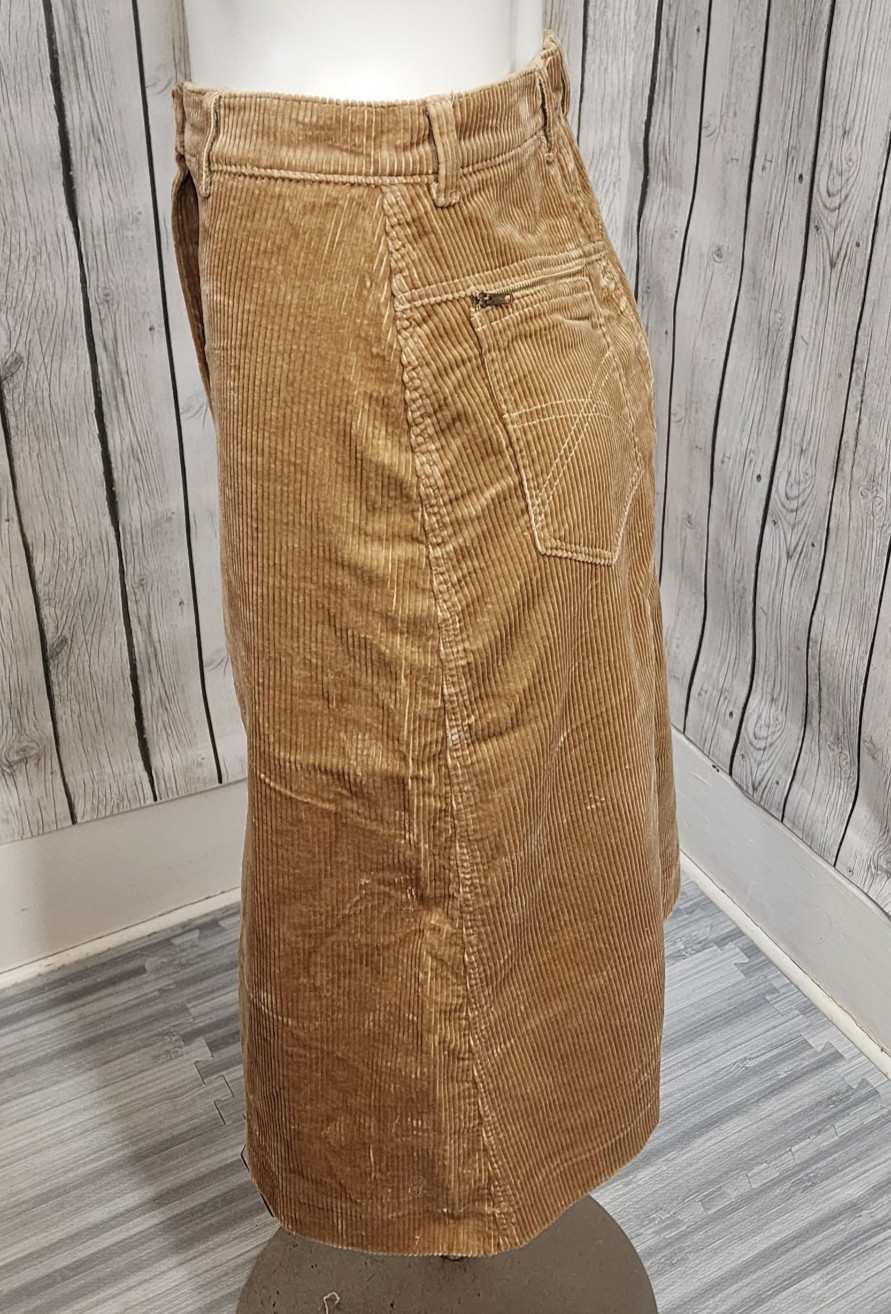 Vintage Tan Corduroy Midi Skirt 26.5” Waist YKK Zip Pockets 30” Length