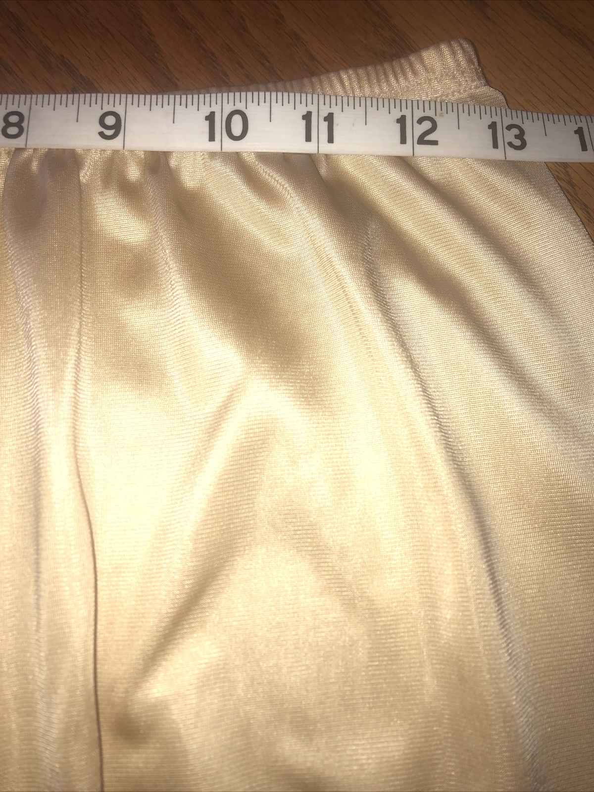 Vintage Beige 1/2 Slip Very Wide 5″ Lace at Bottom Slit M/L