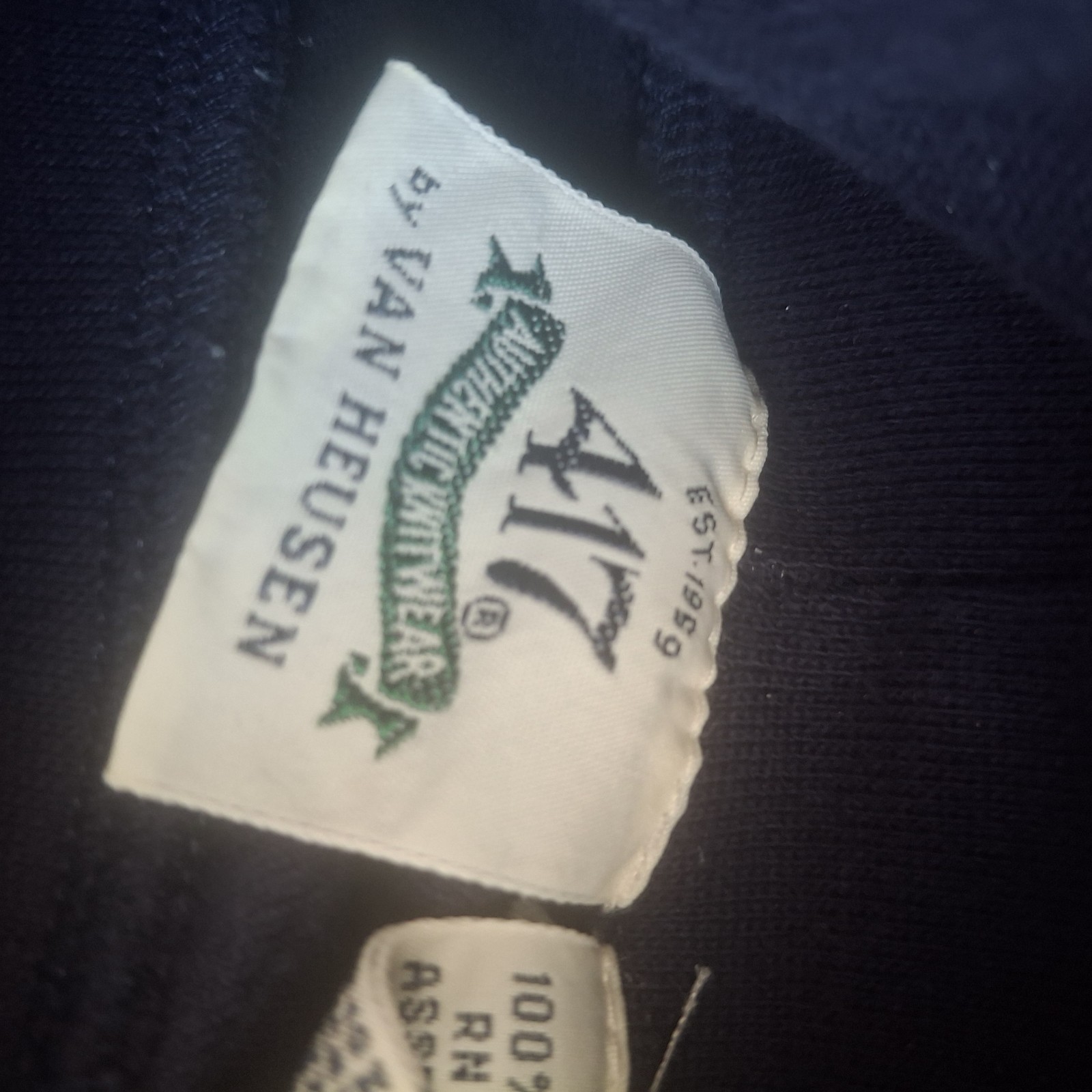 Vintage Vtg 417 Van Heusen Authentic Navy Blue Turtleneck Long Sleeve Sweater M
