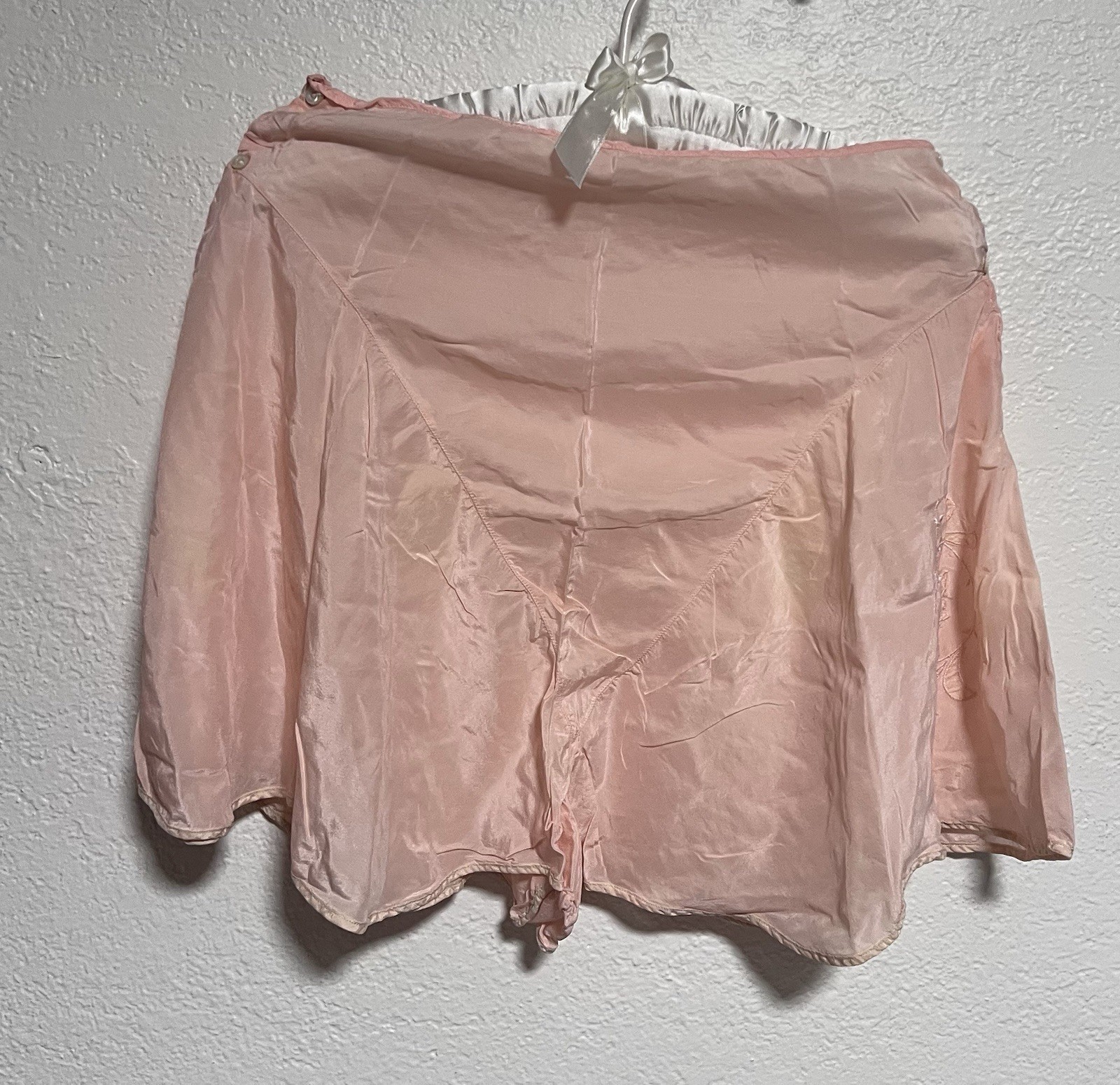 Vintage Antique 1930s-40s Peach Pink Silk Blend Tap Shorts Pant