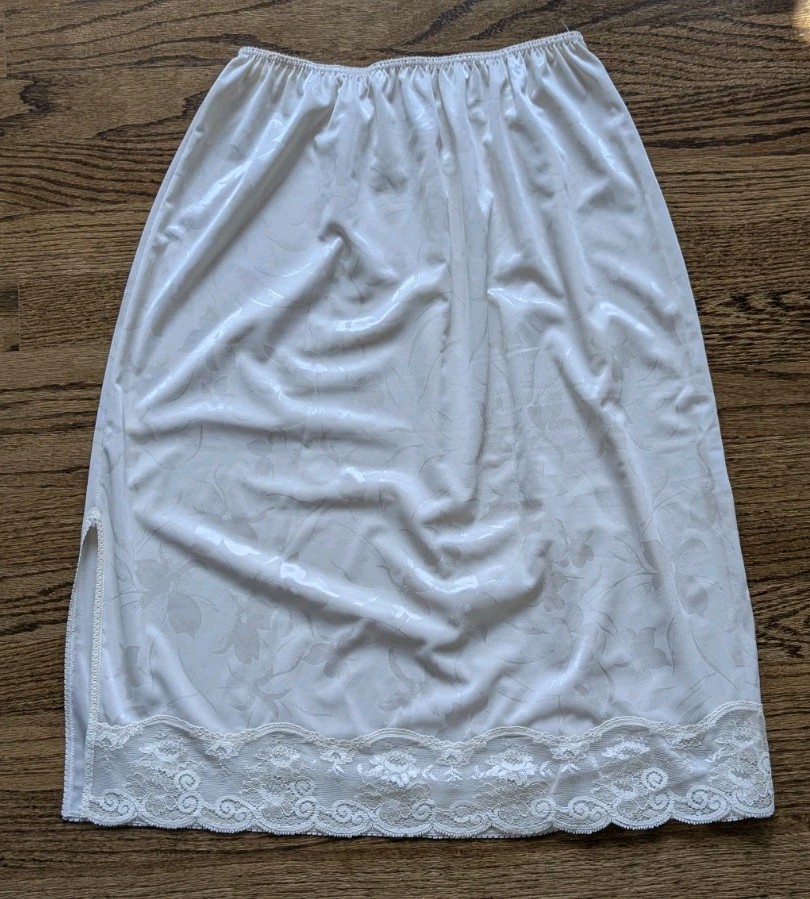 Vintage JCPenney „Intimate Thoughts” Slip L NWOT Lace Trimmed Nylon USA 1990s
