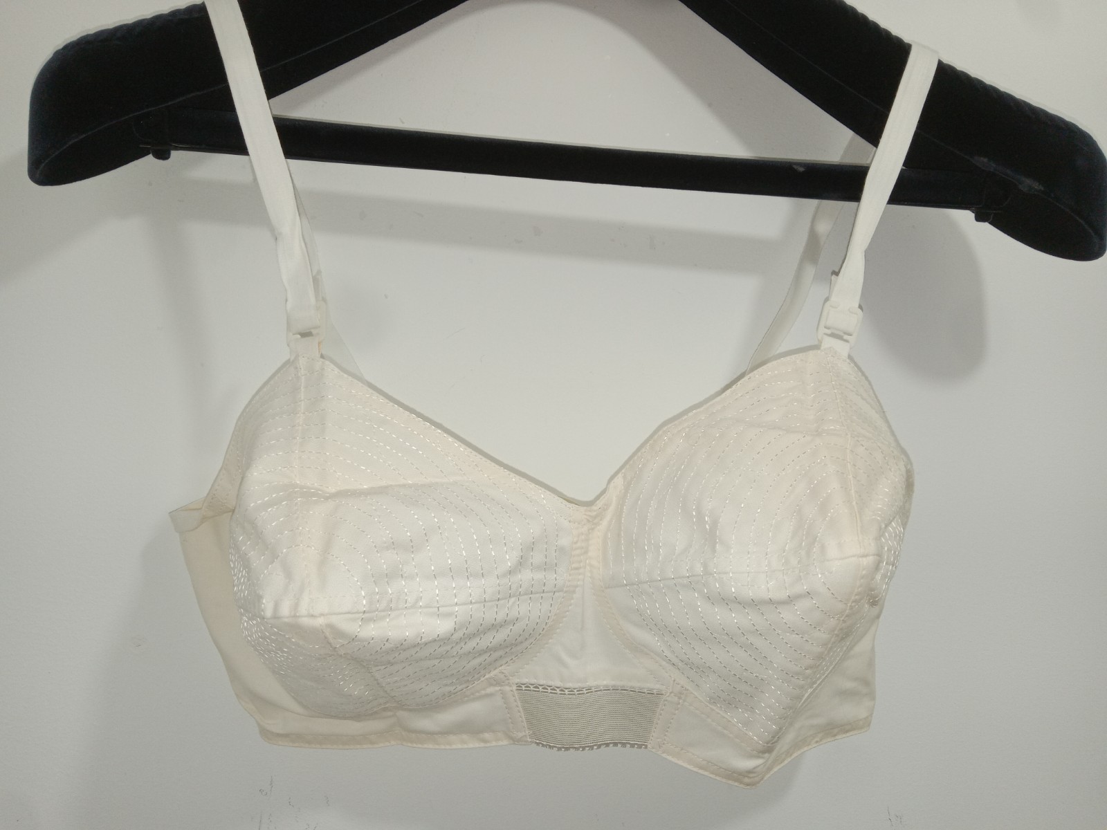 Vintage Suzy Of Paris White Cotton Bullet Bra 36C 50s-60s Style #482 Wireless