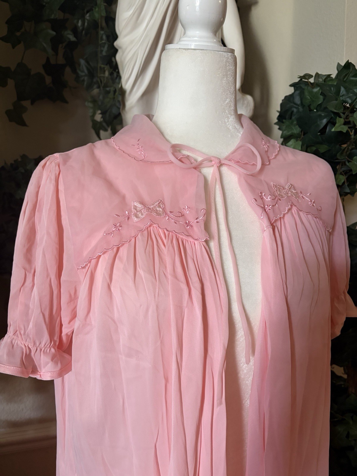 Vintage Grants Isis Robe 1960s Light Pink With Bow Embroidery Size Medium