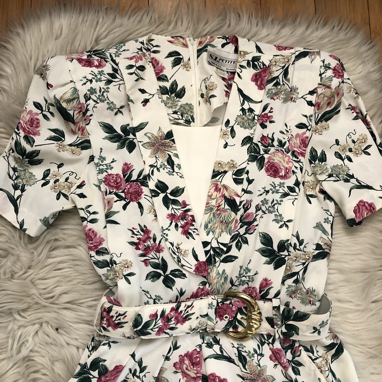 Vintage 70s 80s S.L. Petites Floral Chelsea Belted Short Sleeves White Dress 8