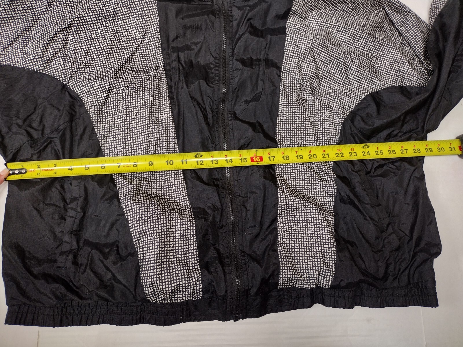 Vintage 2X Pro Spirit 90s Windbreaker Nylon Black White Print Womens Plus Comfy