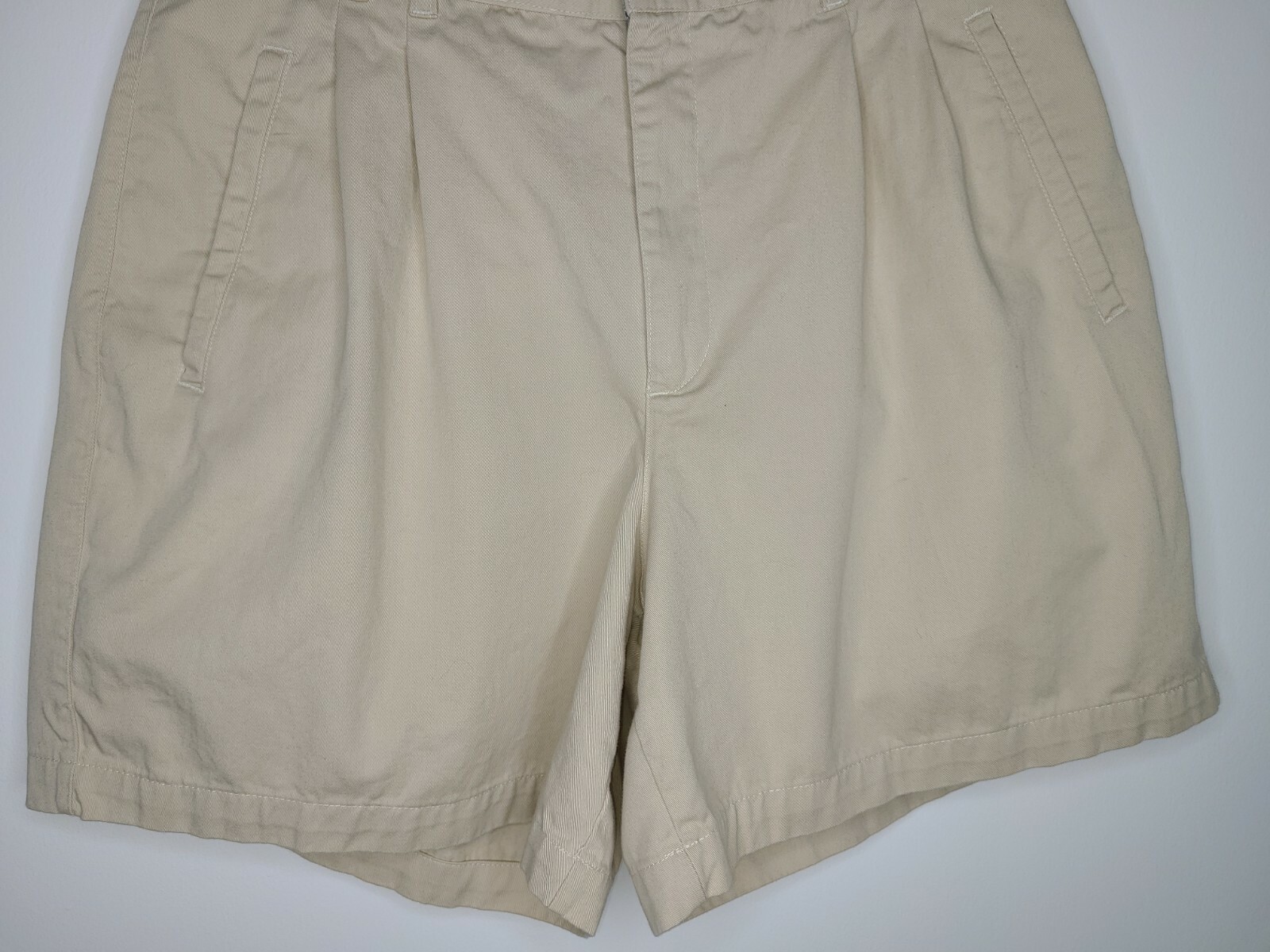 Vintage Bugle Boy Womens Shorts Khaki High Waist Mom Shorts 6″ Inseam Size 14