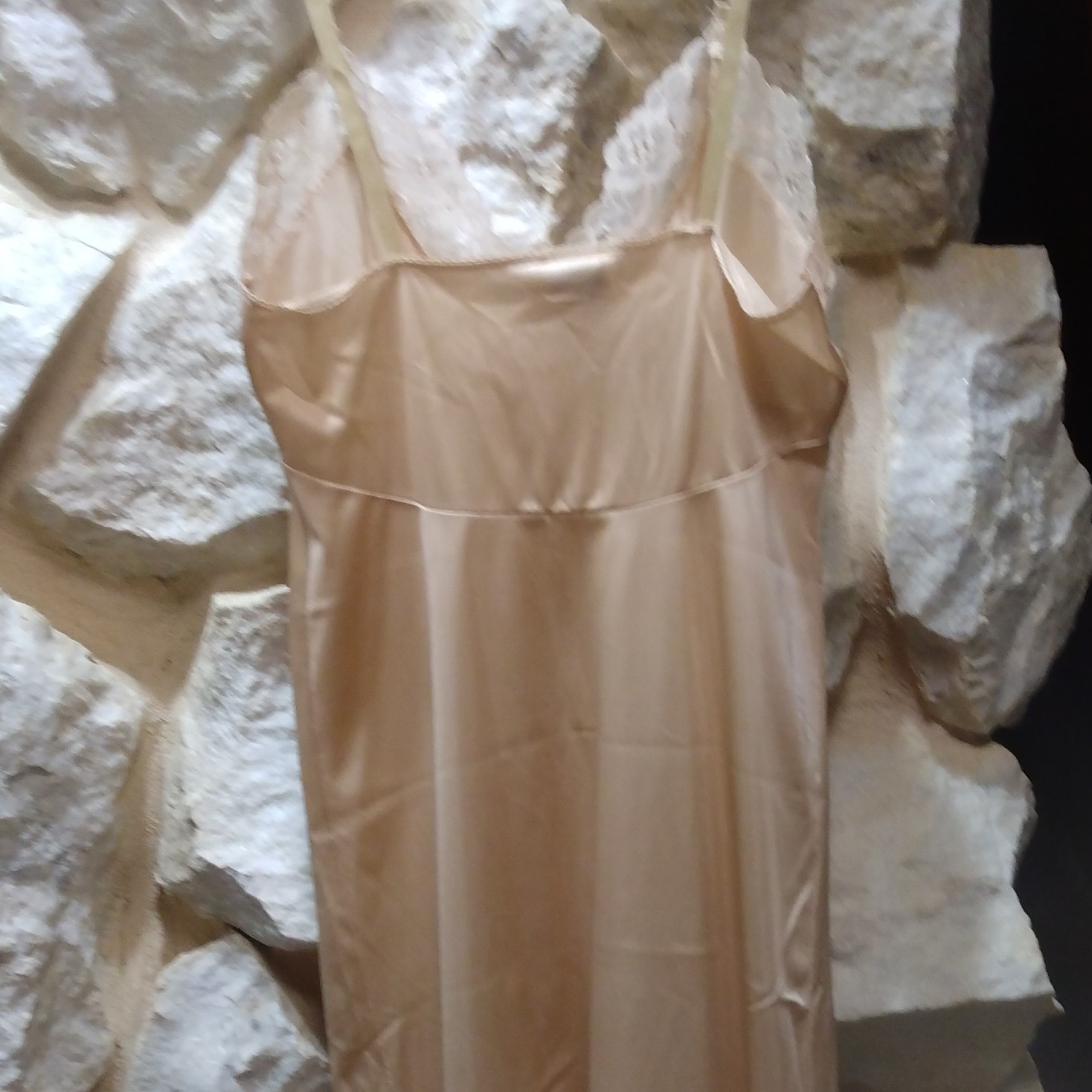Body Chic Vintage Beige 100% Nylon Tricot Lace Trim Slip Size 34