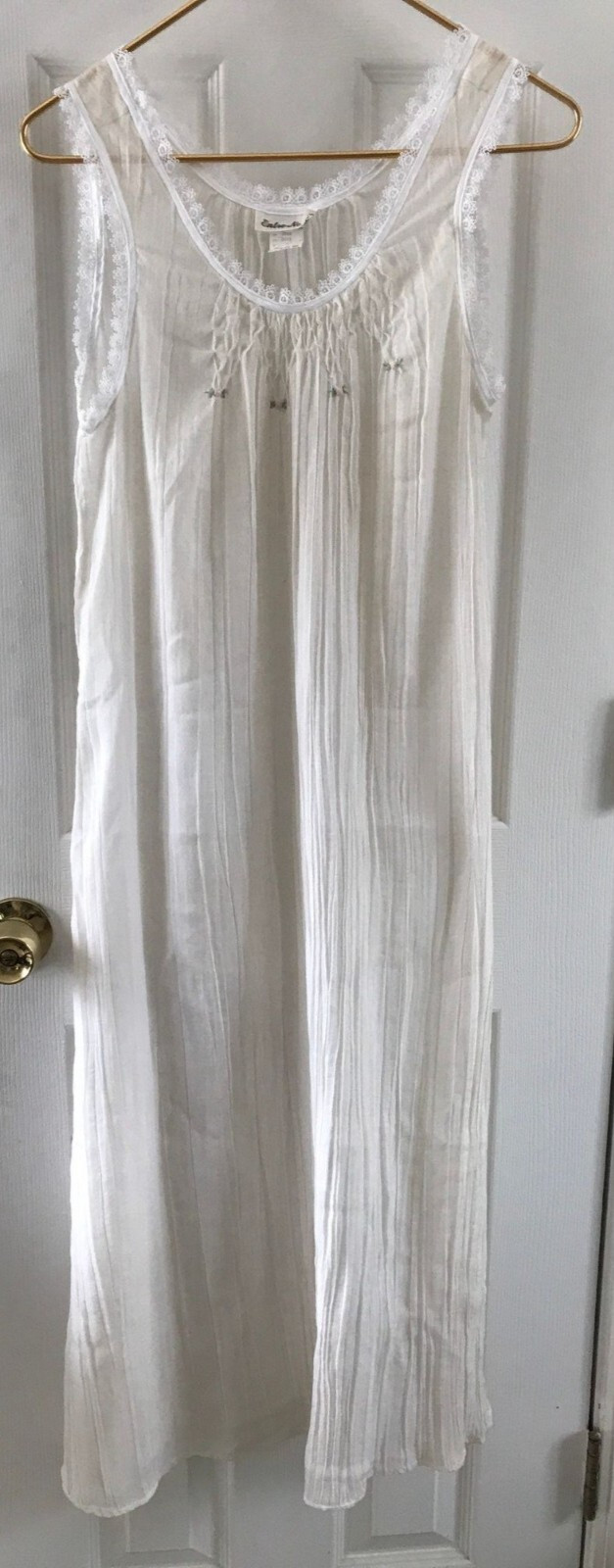 Entre Nous White Maxi Night Gown Peach Flowers Green Leaves Size Medium 1970’s