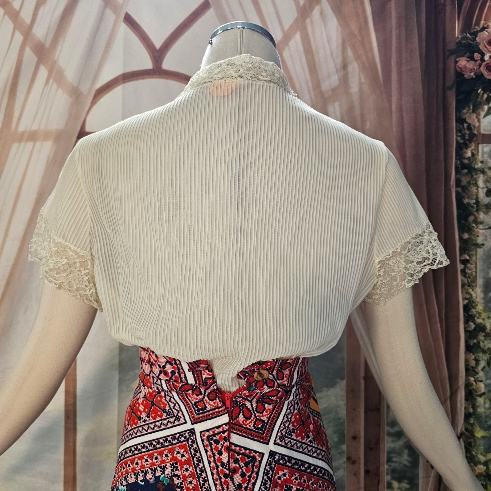 Vintage 1960’s Jami Originals Ivory Lace Blouse Pearl Button Short Sleeve Top