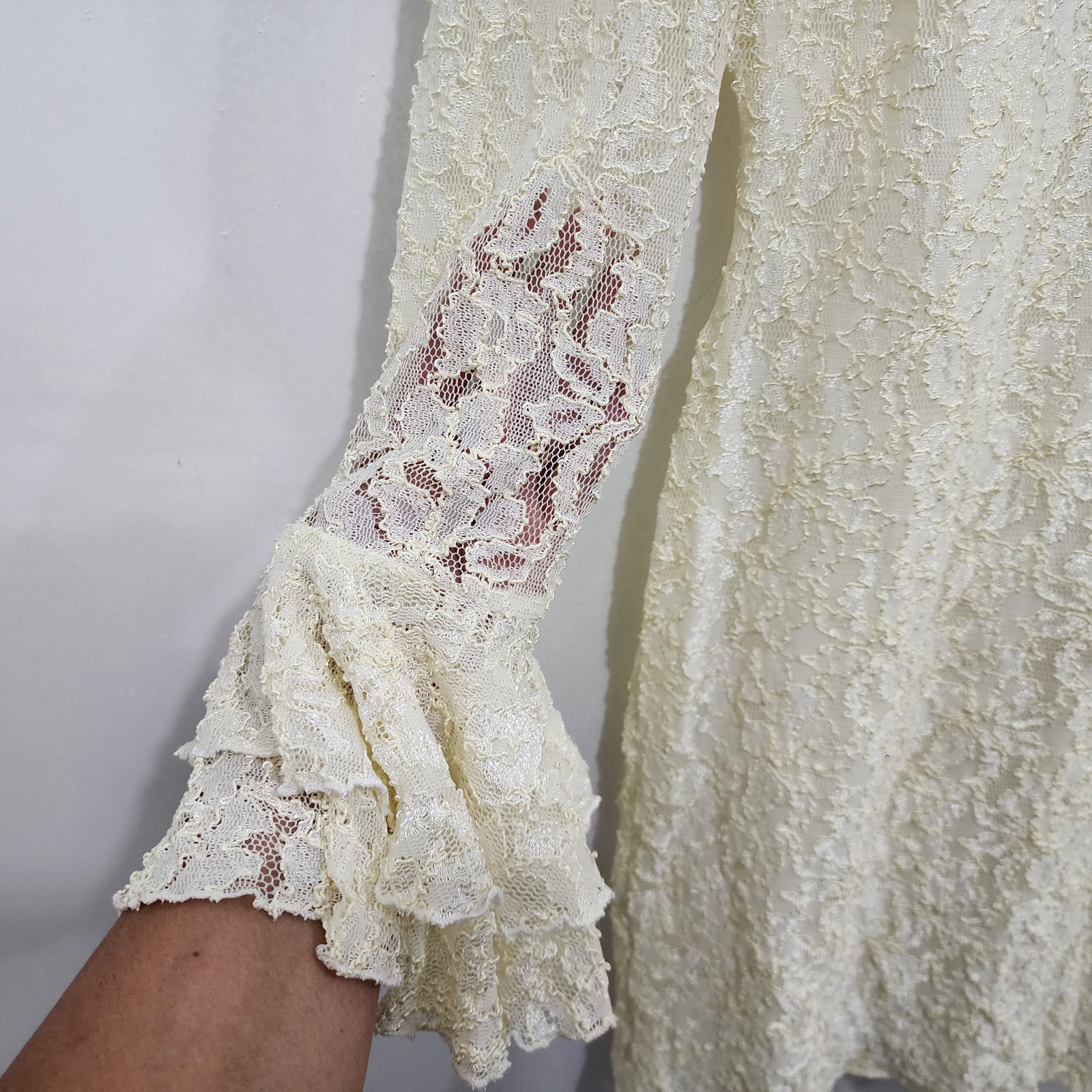 Onyx Nite 90s Vintage Cream Lace Bell Sleeve Mini Dress NEW Womens Sz 8 Stretch