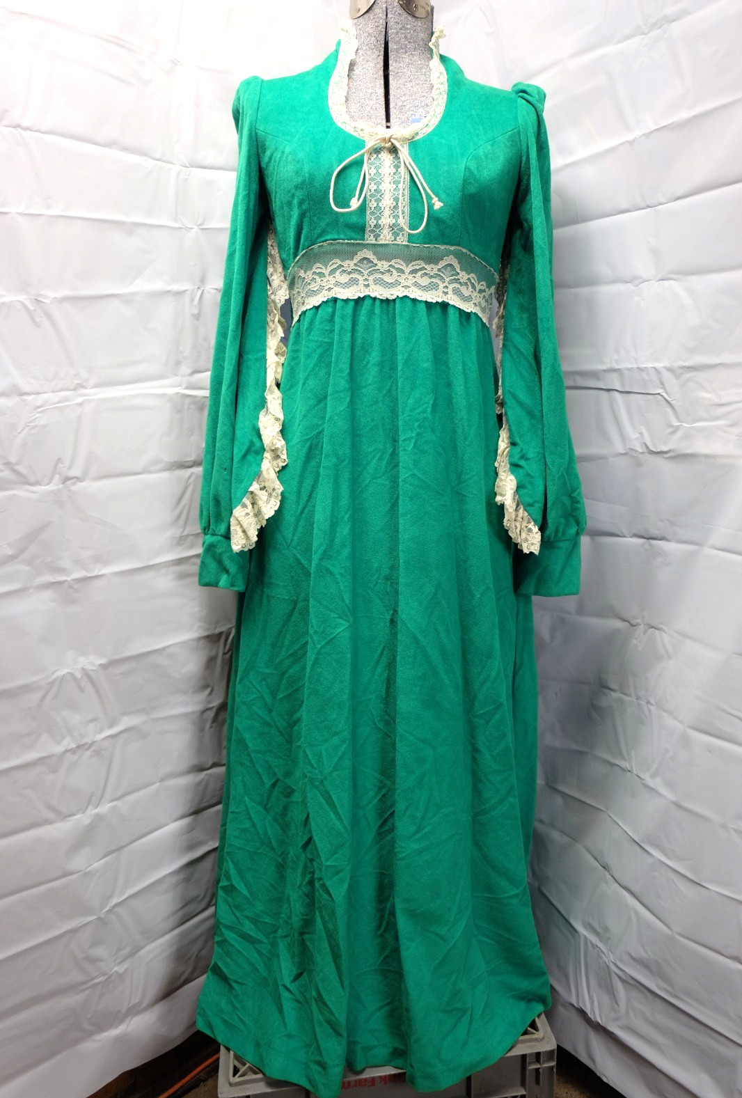 1970’s Green Velvet & Lace Maxi Dress Empire Waist w/ Bell Sleeves Cottagecore