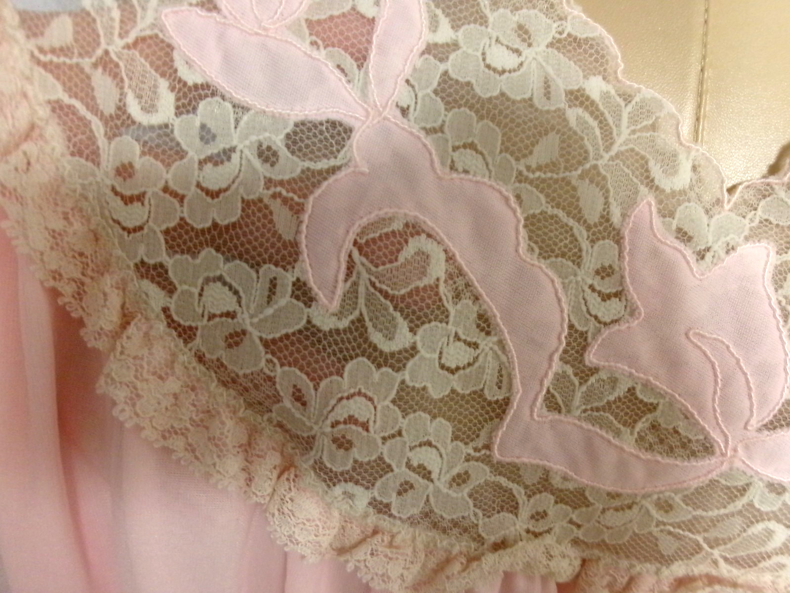 VINTAGE AVIAN PINK CHIFFON WITH LACE BODICE NIGHT GOWN LOUNGEWEAR DRESS L-XL