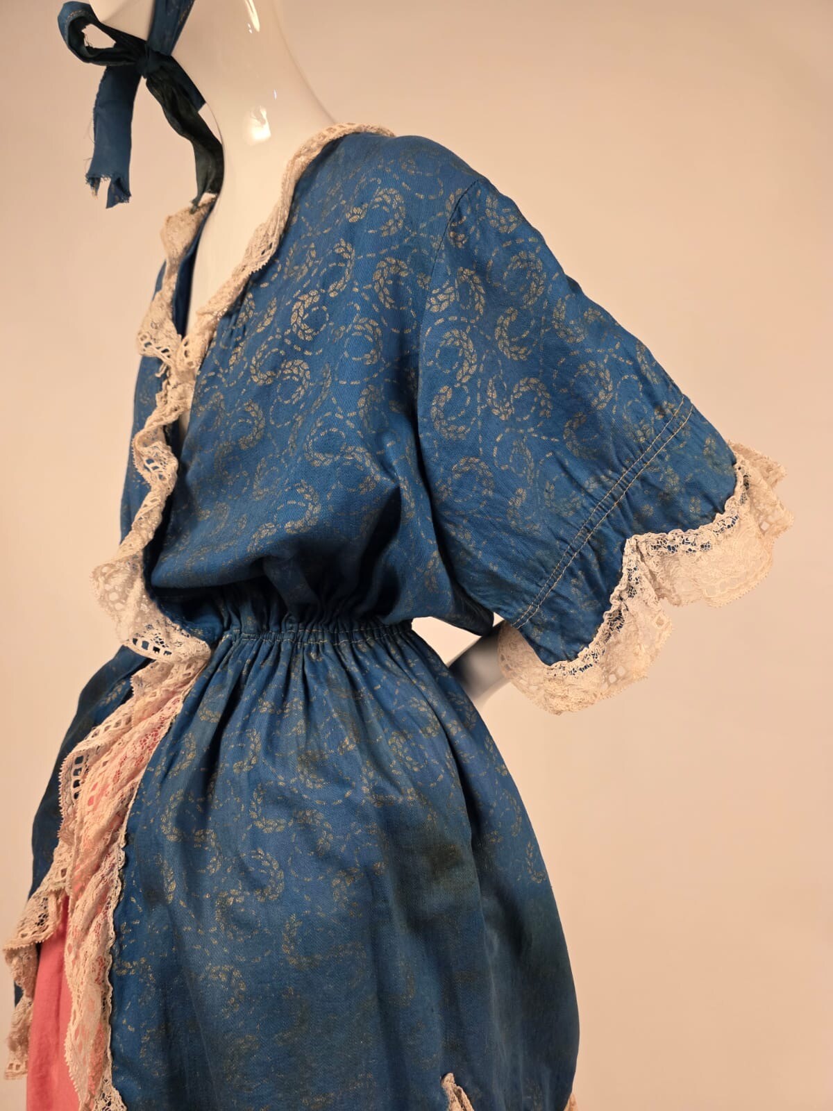 1920’S 3 PC GOLD STENCIL POLONAISE COSTUME DRESS W MATCHING HAT IN 18TH C STYLE