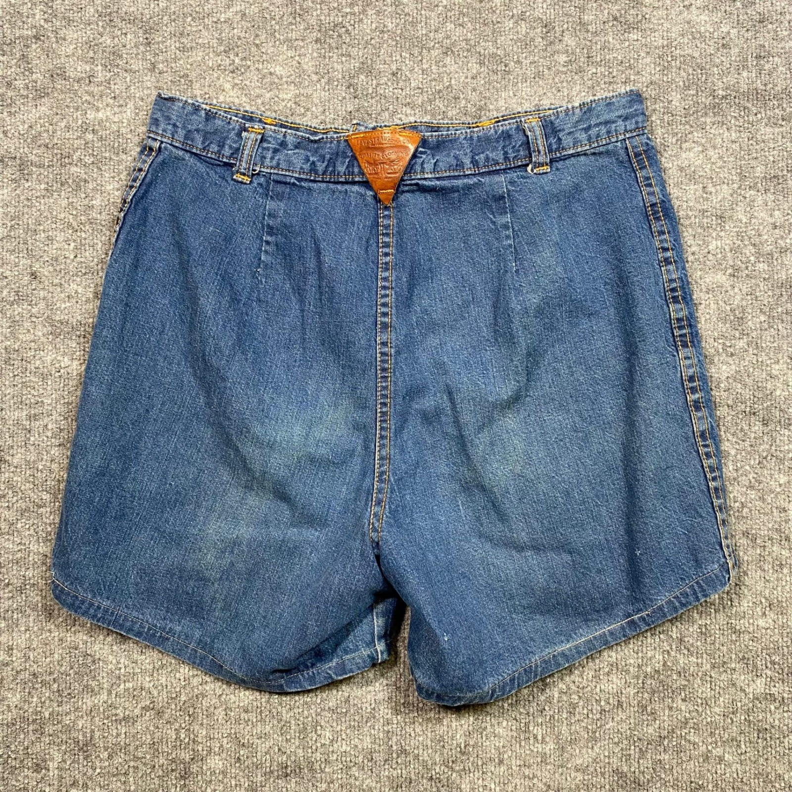 Vintage Levis High Waisted Denim Shorts Medium Wash Blue 32 Waist 90s 776M