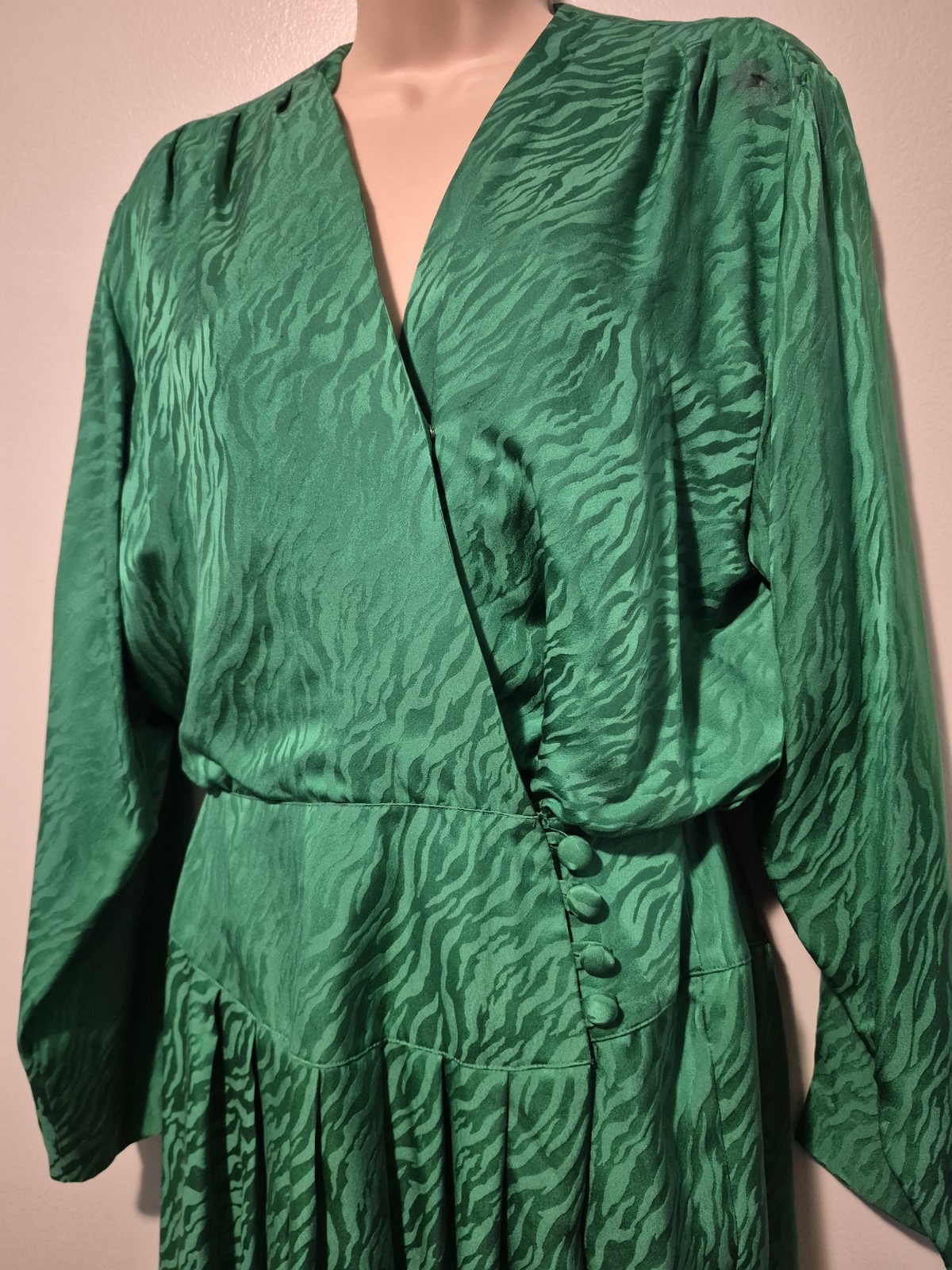 Vintage SK & Company 100% Silk Green Animal Print Dress Women’s Sz 8 Classic