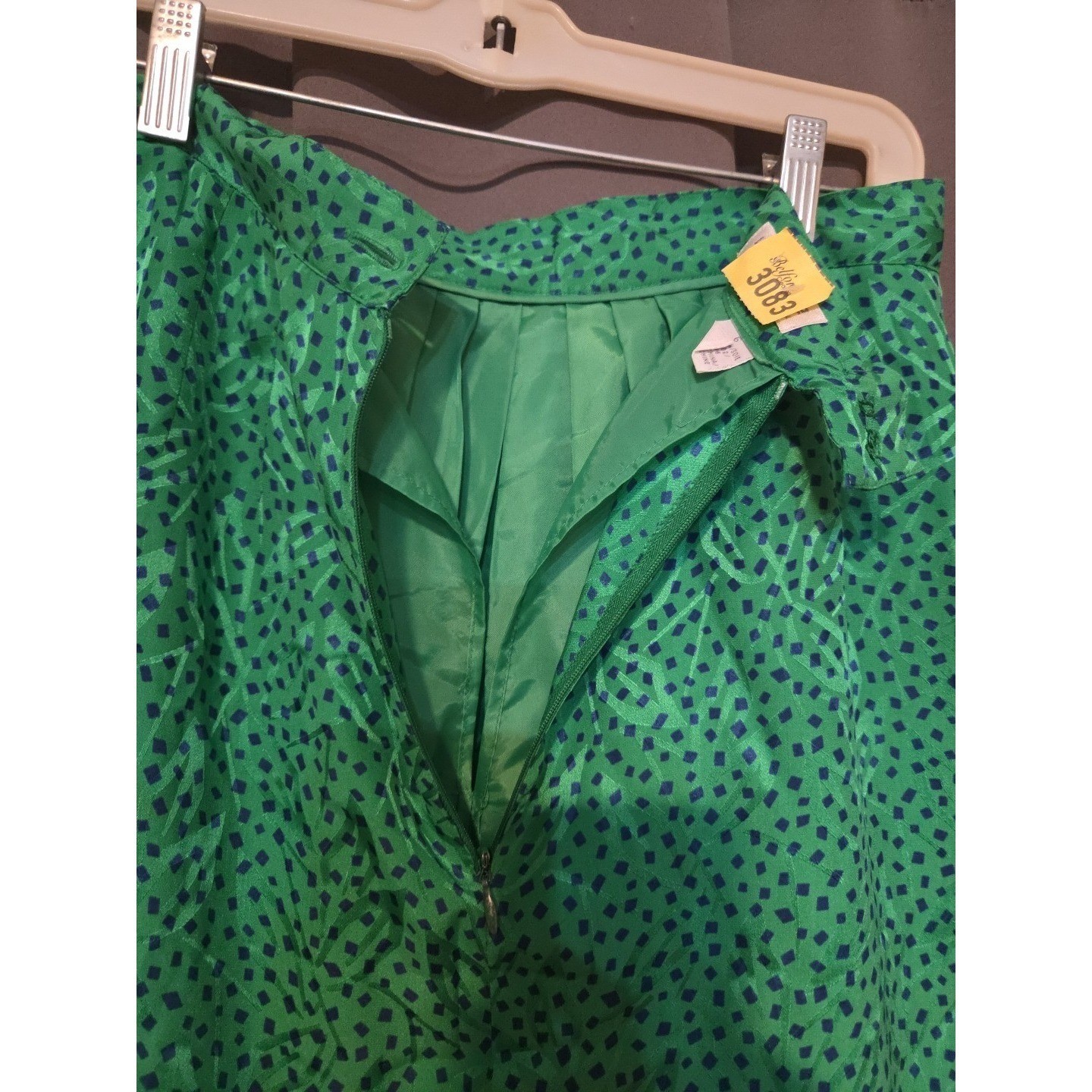 Liz Claiborne Collection Green Silk Leaf Print Skirt Suit Set, Women’s Size 6