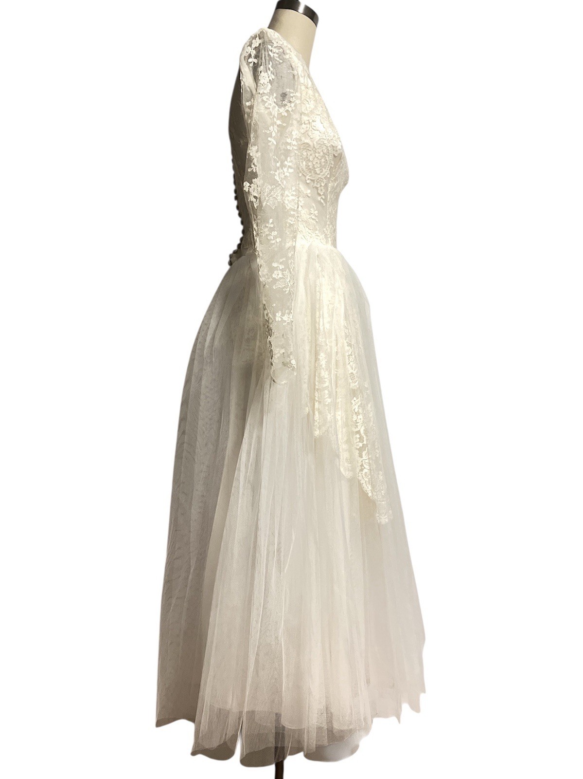 VTG 1950s 60s Lace Tea Length Wedding Dress XS Audrey Hepburn Modest MCM Bride