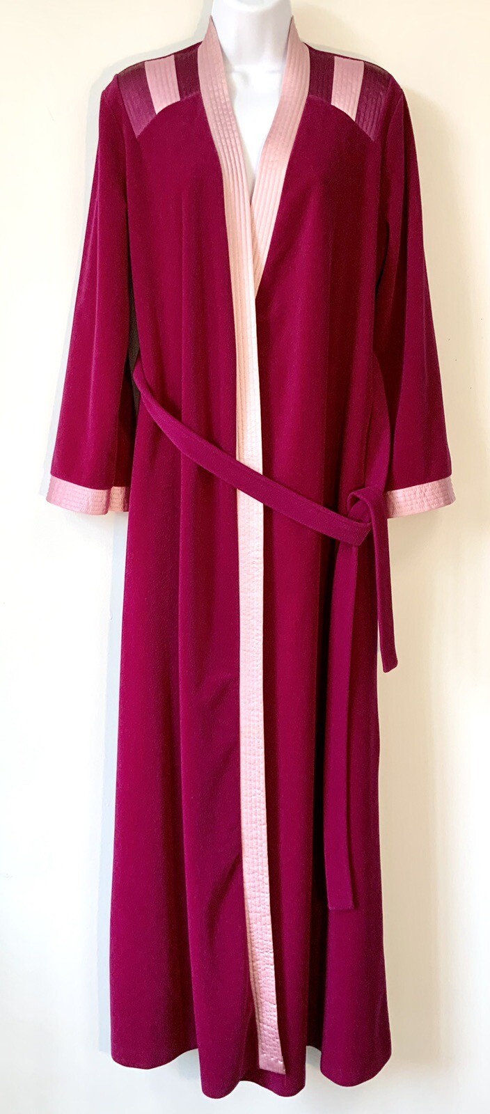 VANITY FAIR LONG FLEECE ROBE HOUSE COAT SZ 12 Fuscia Plum Side Pockets Tie Belt
