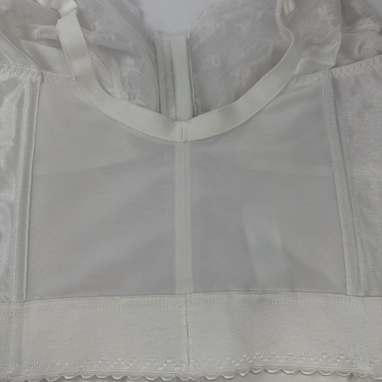 Vintage Carnival 40DDD Longline Bra White Lace Front Hook Boned Style 745
