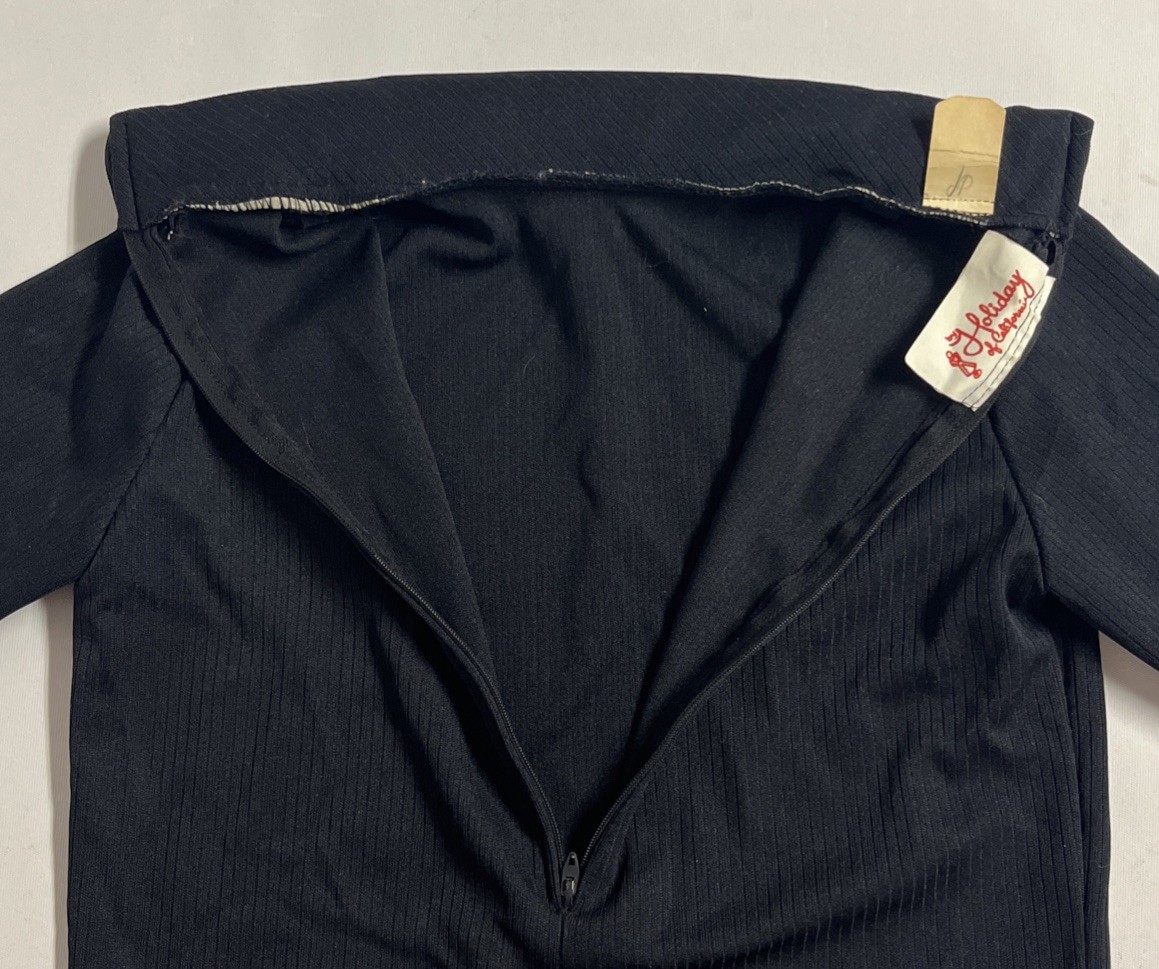 Vintage 60s Holiday of California Women’s 9/10 Black Half Zip Long Sleeve Top