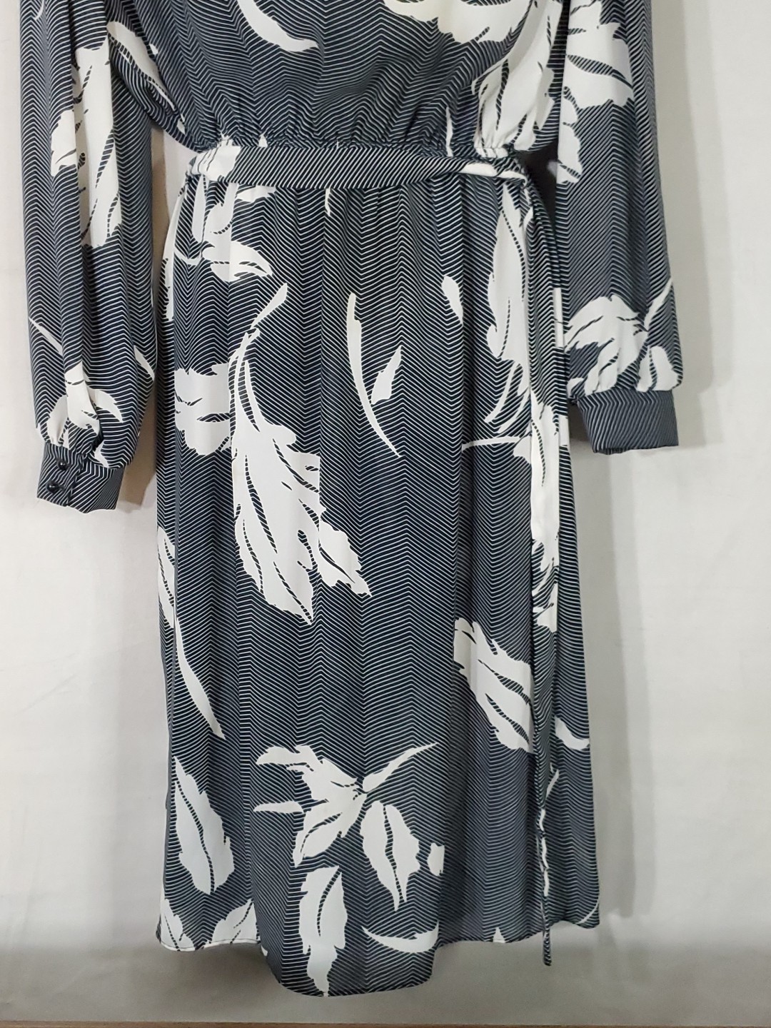 Vintage 70s/80’s Alexis Fashions Belted Dress Women’s Size 14 Long Sleeve Sheer