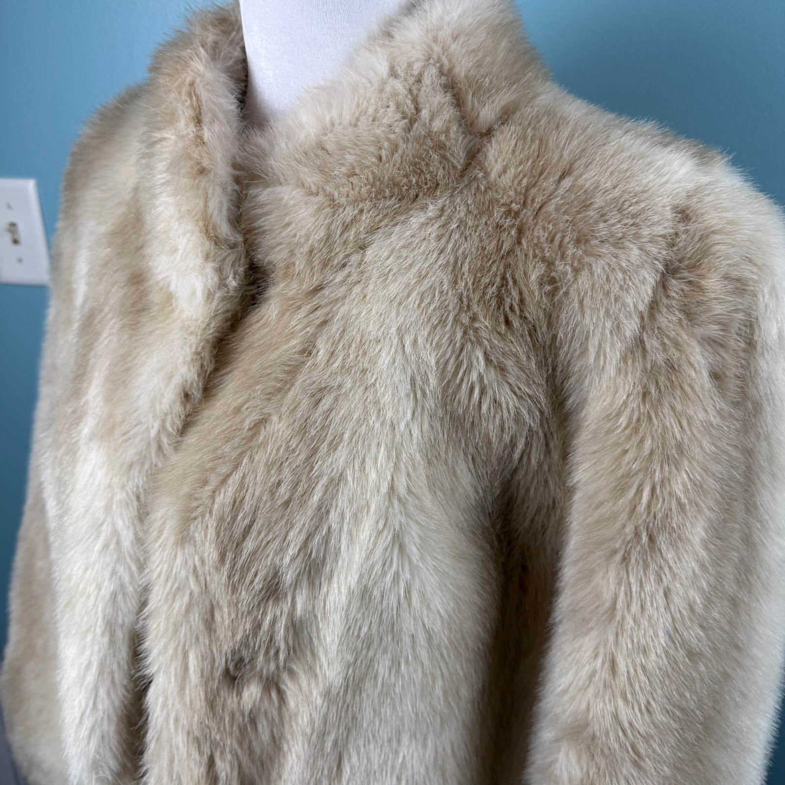 VTG Hillmoor New York Faux Fur Coat Cream Union Made in USA Mid Length Coat USA