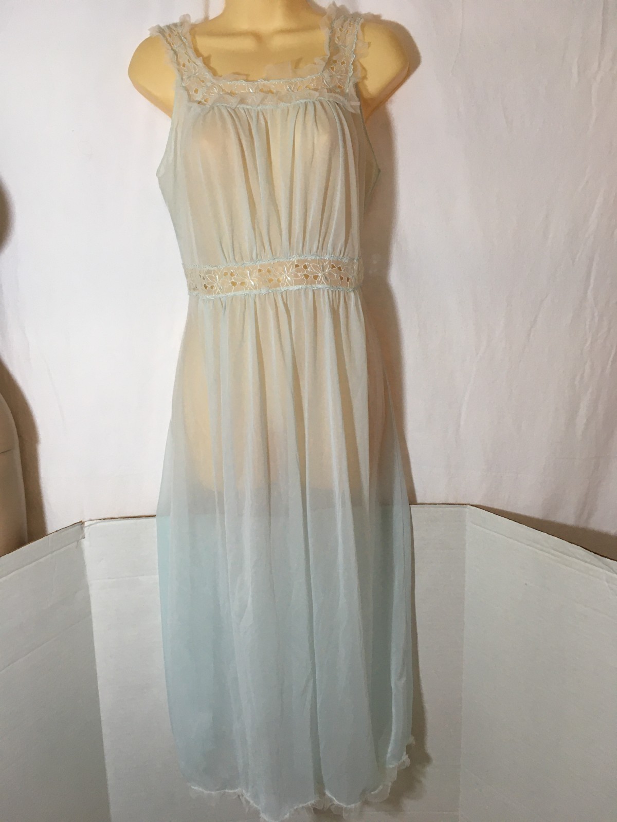Vtg 40s? 50s? NIGHTGOWN Gown SHEER SILKY Nylon Mesh Embroidered Lady Leonara 14