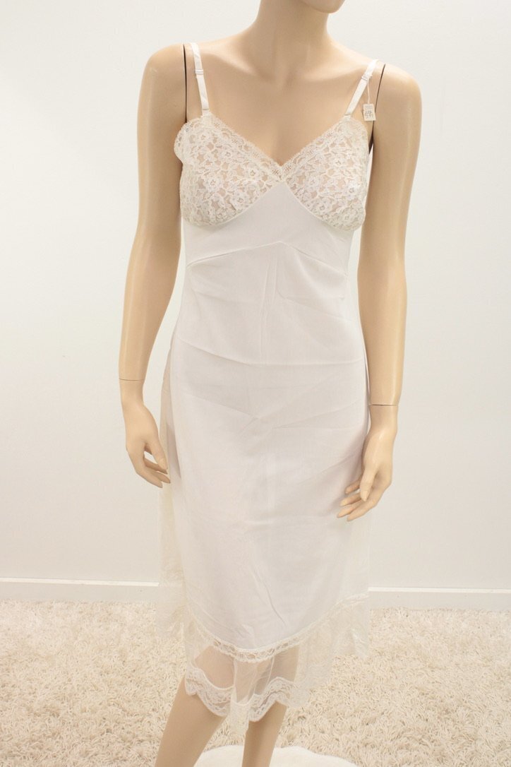Vintage New M’lle Smart Full Slip size 32 34 White Nylon Flounce Lace Trim NWT