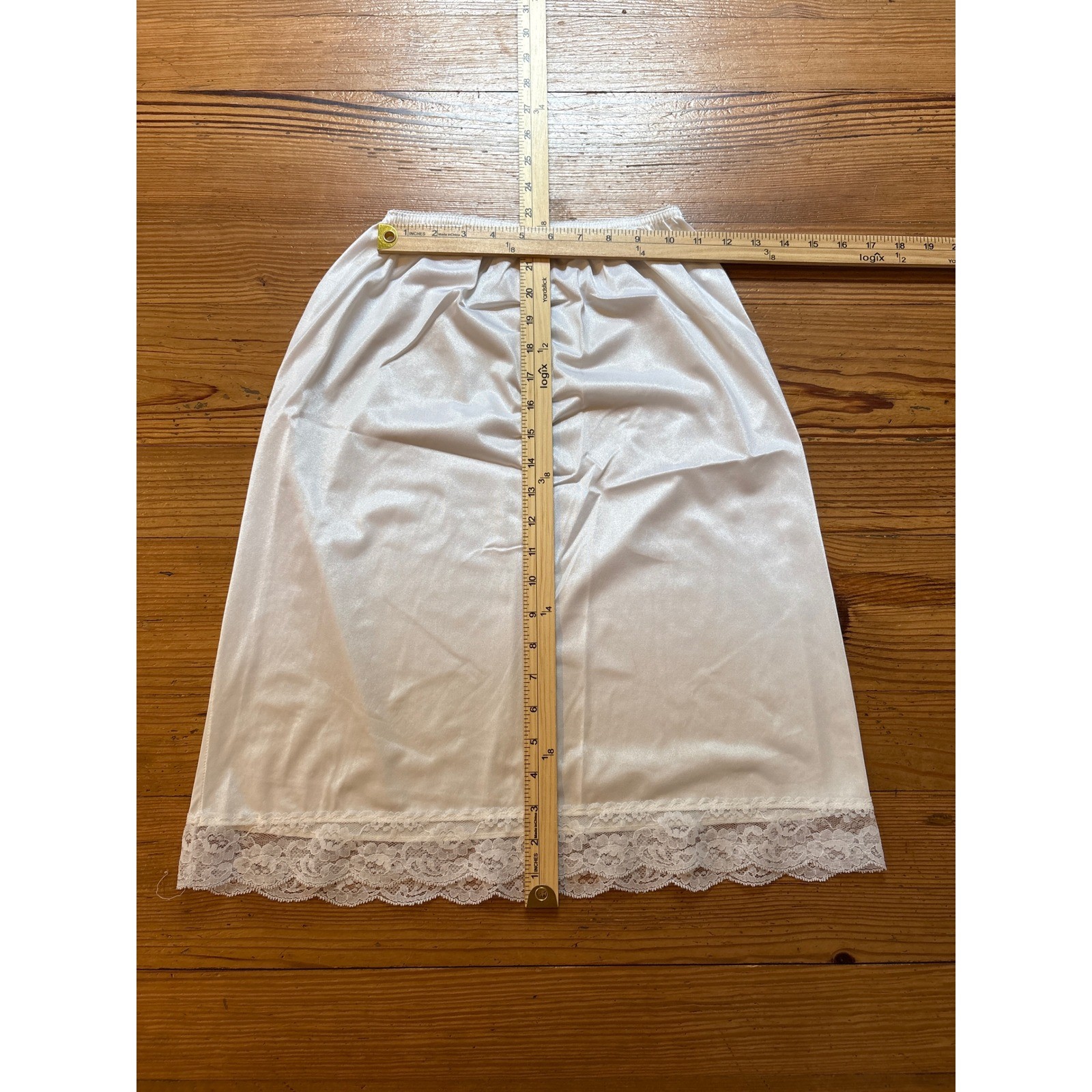 Fortune Half Slip Women White Vintage Lace Trim Elastic Waist SIZE Medium