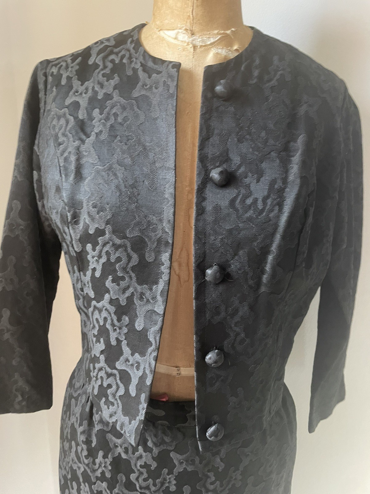 True Vintage 1950’s Stanton Jrs Petite Skirt Suit Black Jacquard Silk XS Petite