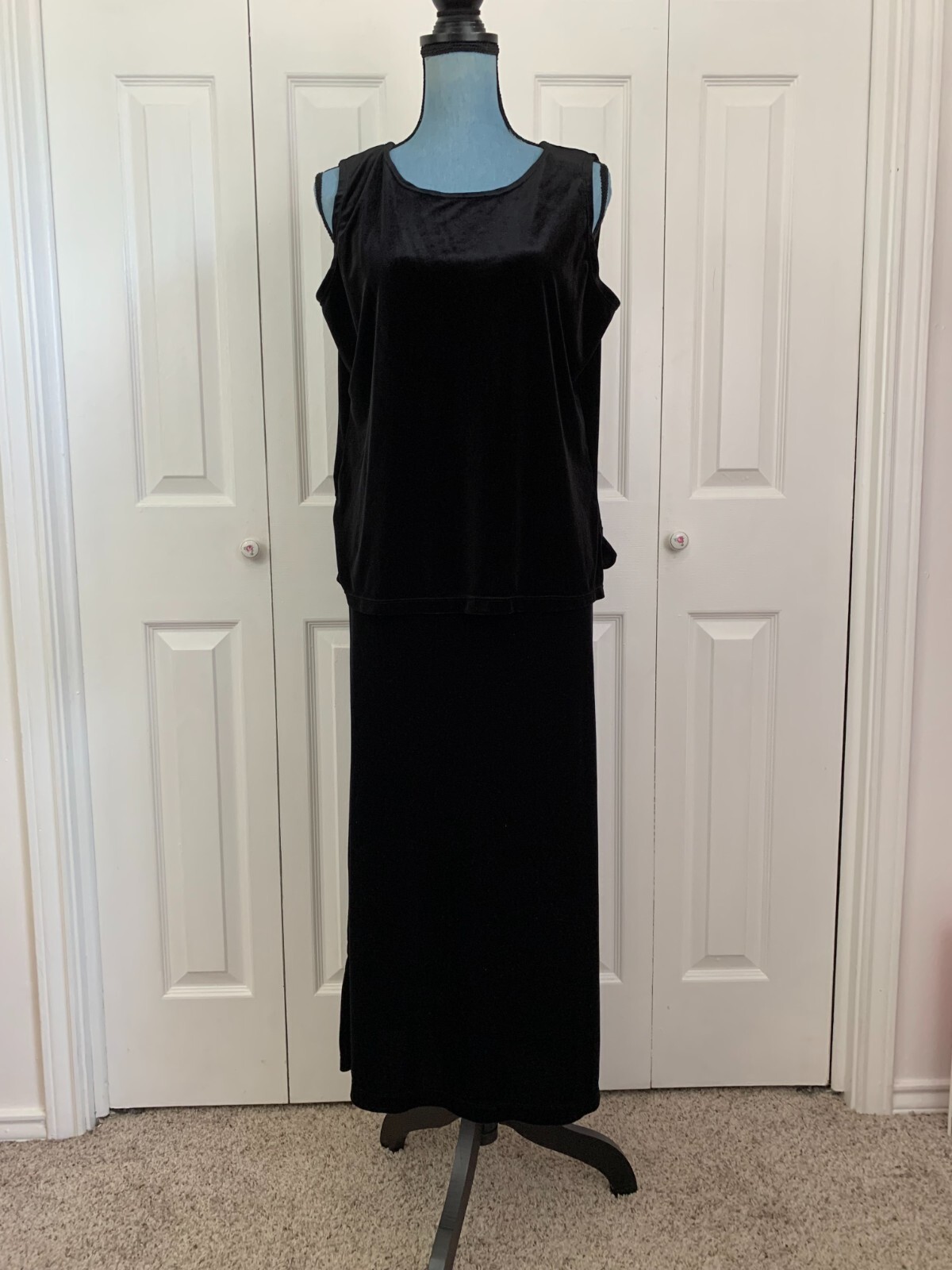 Vintage Y2K Mirasol 2 Piece Maxi Skirt Tank Top Set Black Velvet Large