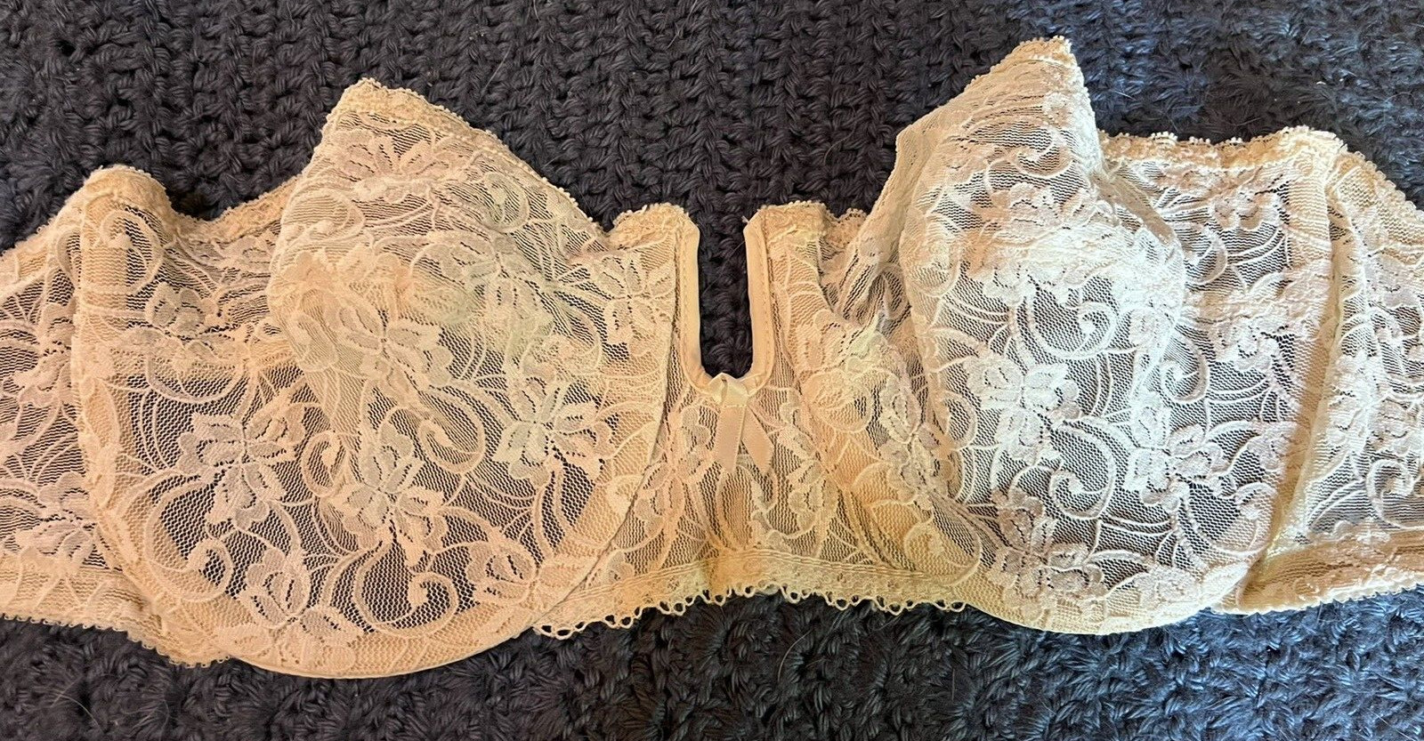Vintage Young Smoothie #250 lace strapless bra – 38D
