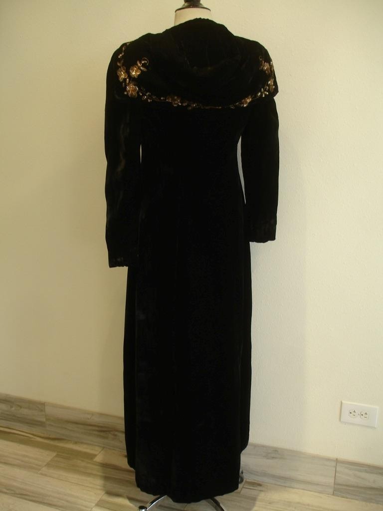 Women’s XS Vtg 1900’s Black Velvet Hooded Beaded Cloak Cape Opera Long Victorian