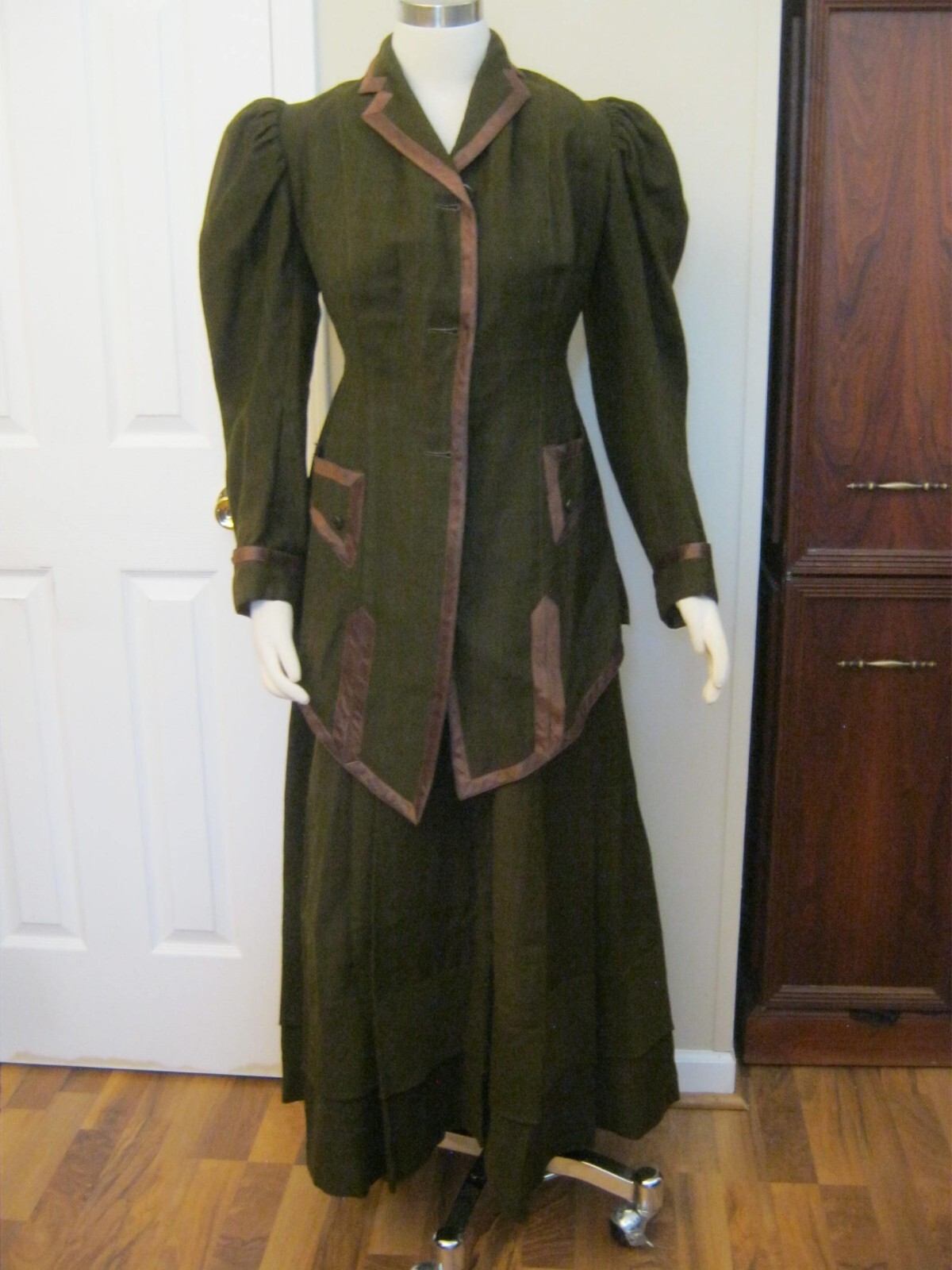 Antique Edwardian Women’s Walking Suit