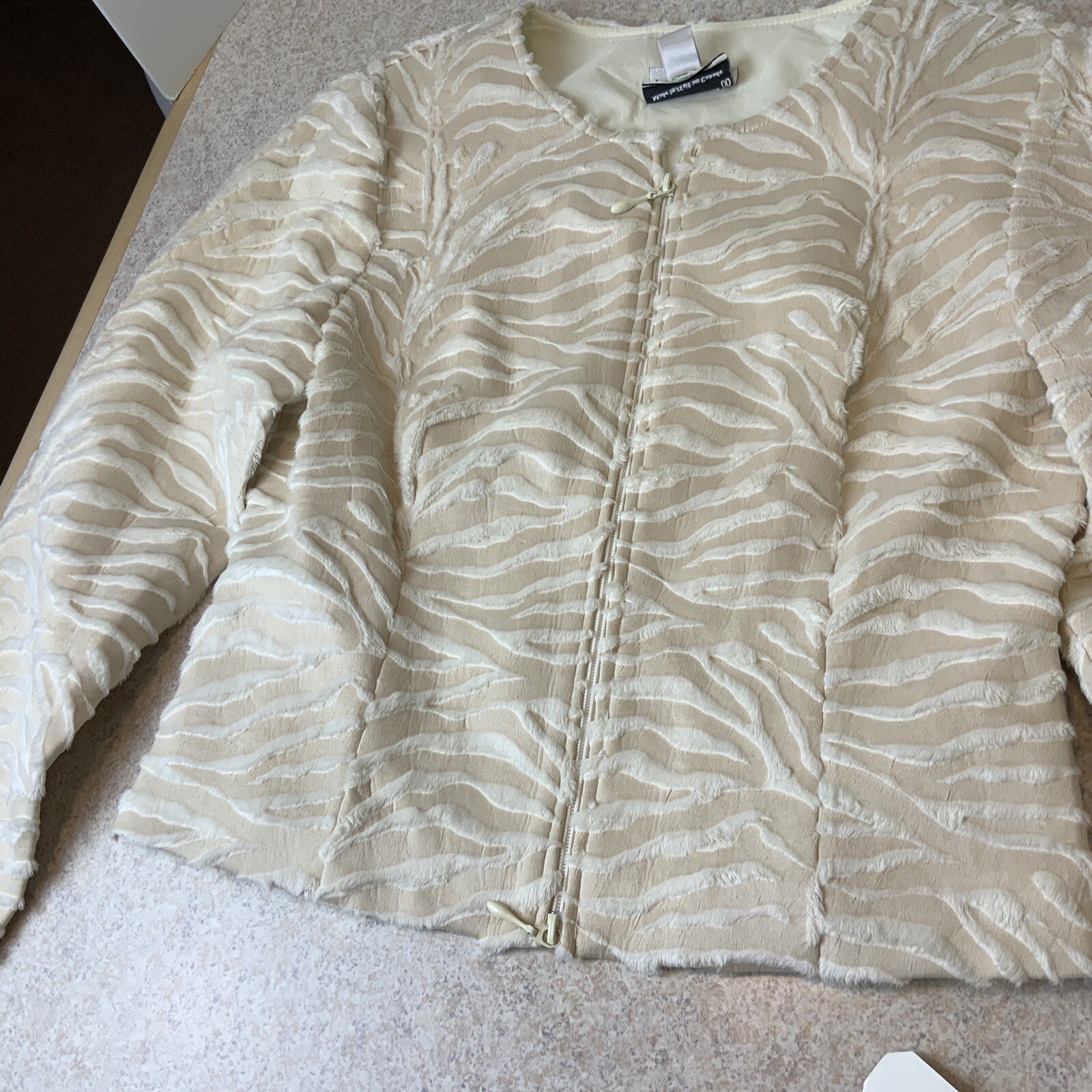 VTG Joseph Ribkoff Women’s 10 Cream Ivory Faux Fur Full Zip Jacket NWT