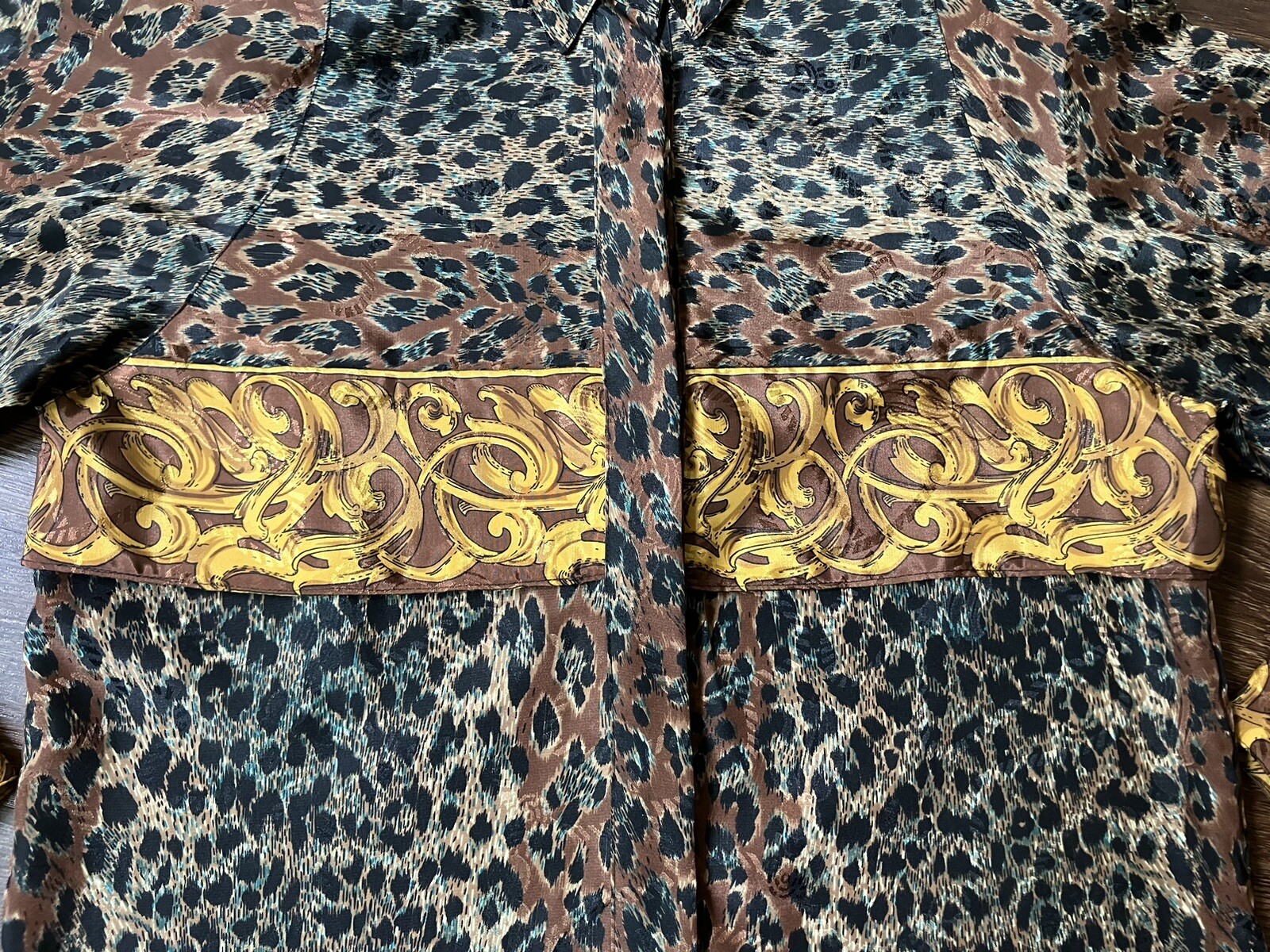 Vintage ’80s Petite Sophisticate Colorful Leopard Print Long Sleeve Blouse S/M