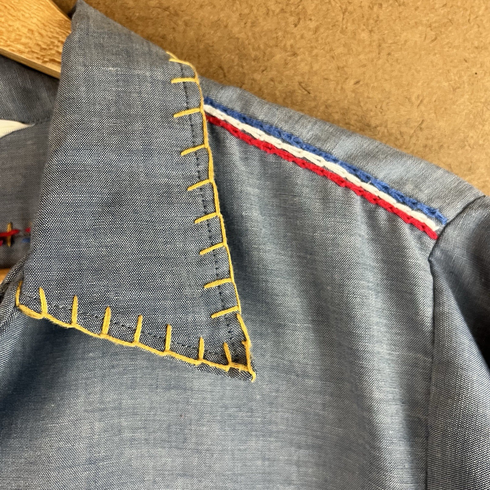 VTG 70s Key Imperial Embroidered Flowers Chambray Work Shirt Boho Hippie L USA