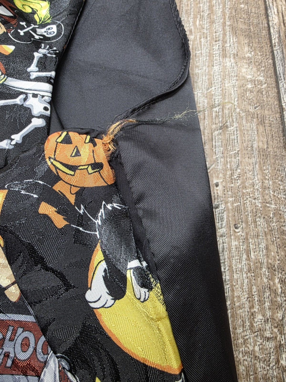 Vtg Halloween Looney Tunes Vest Tweedy, Taz, Bugs, Daffy Black Size S/M Flaw