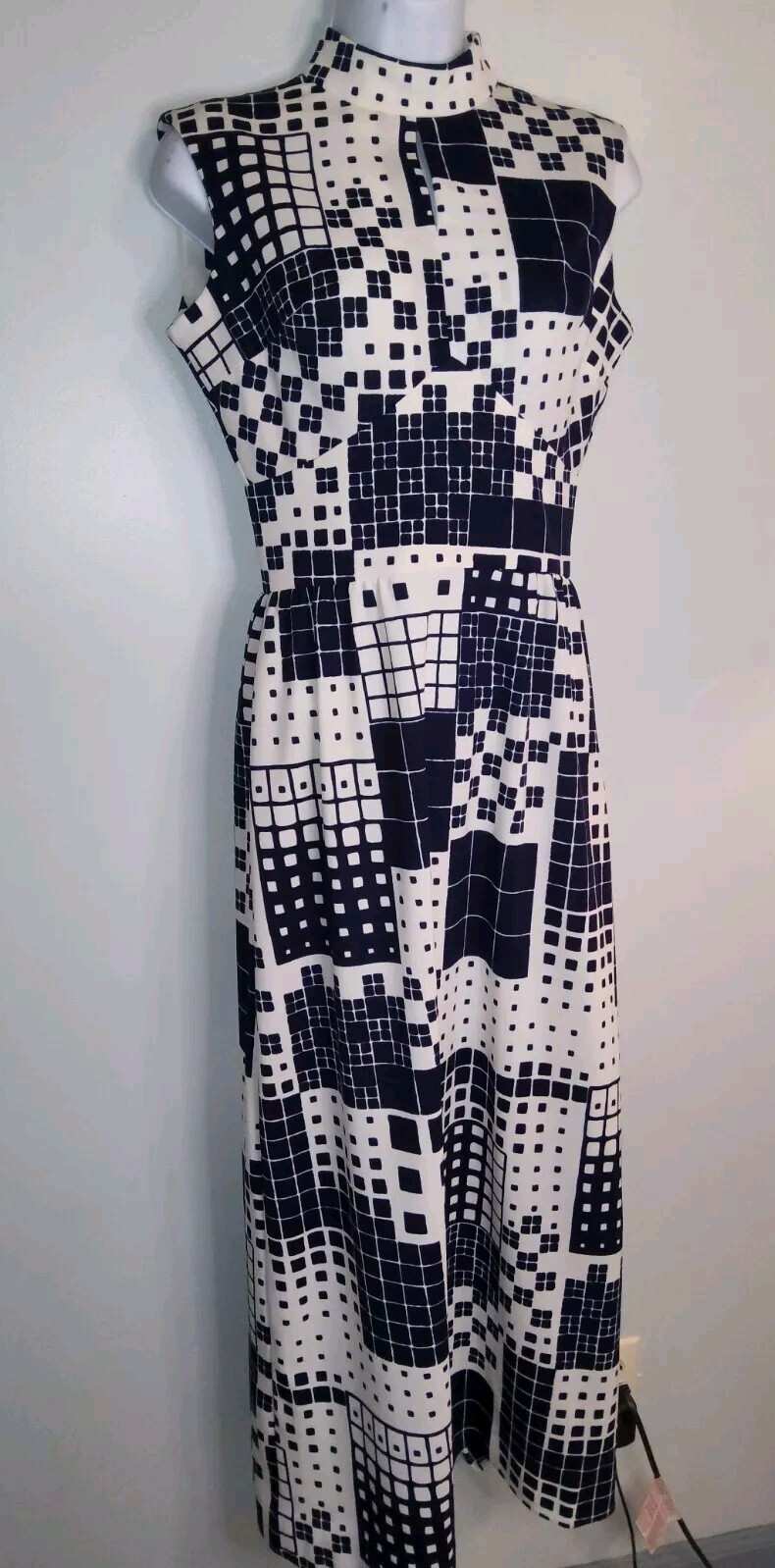 Vintage 1960s Bleeker Street Keyhole Dress Blue White