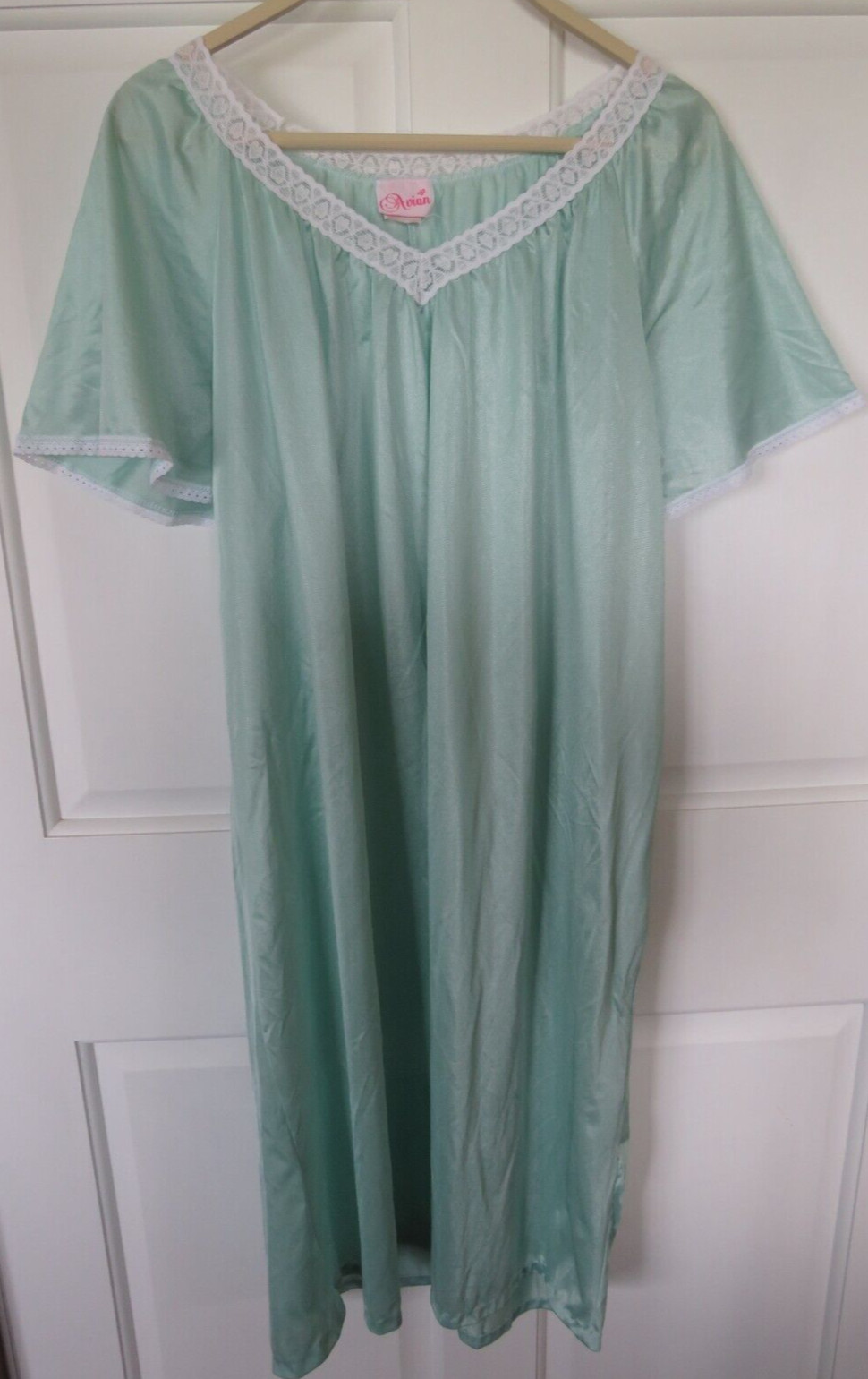 Vtg Nightgown Size 2X Avian Mint Green Lace Trim V-Neck S/S Nylon Soft