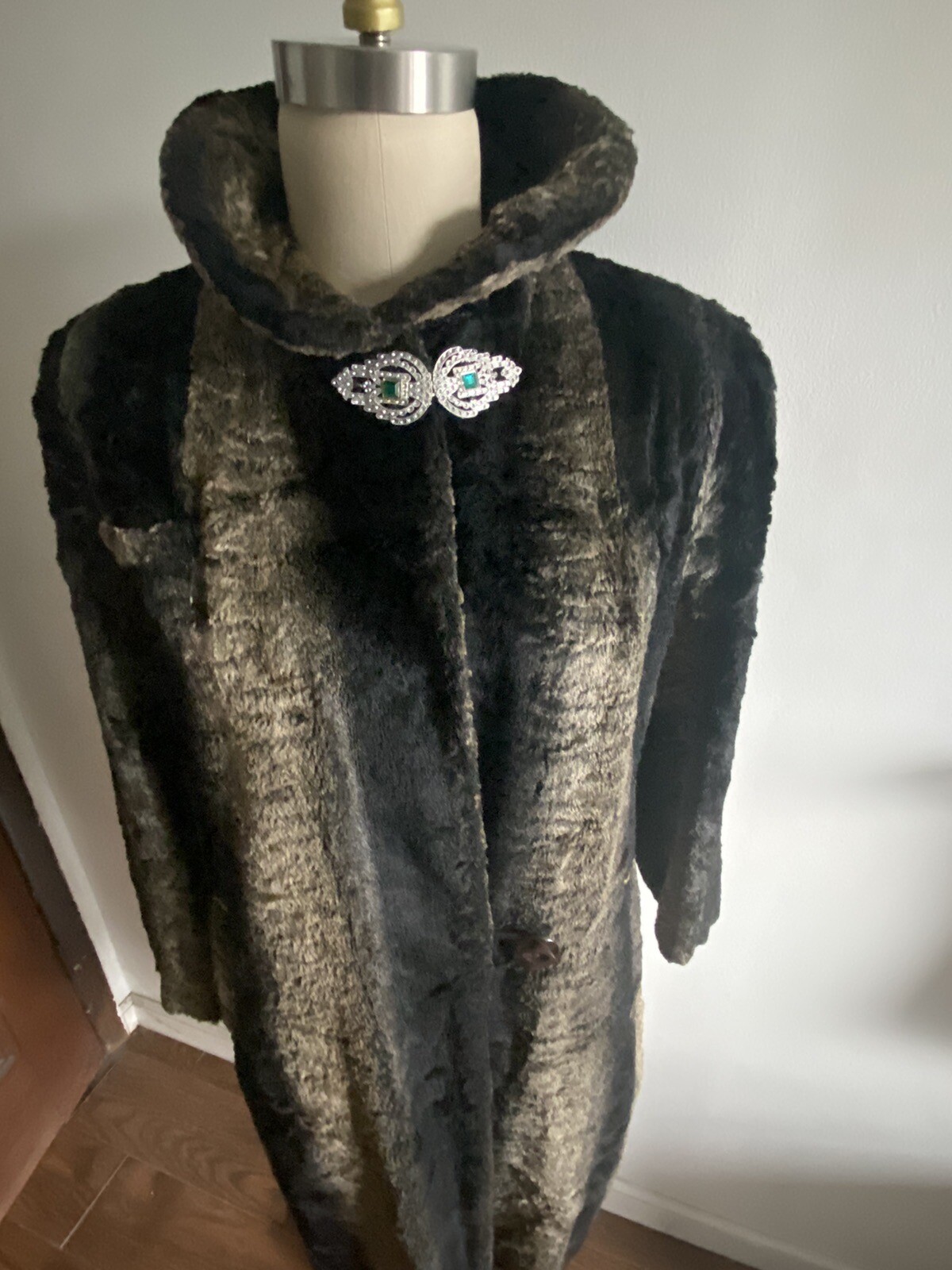Vintage Faux Fur Coat Rhinestone Fastener National Coat & Suit Industry Label M