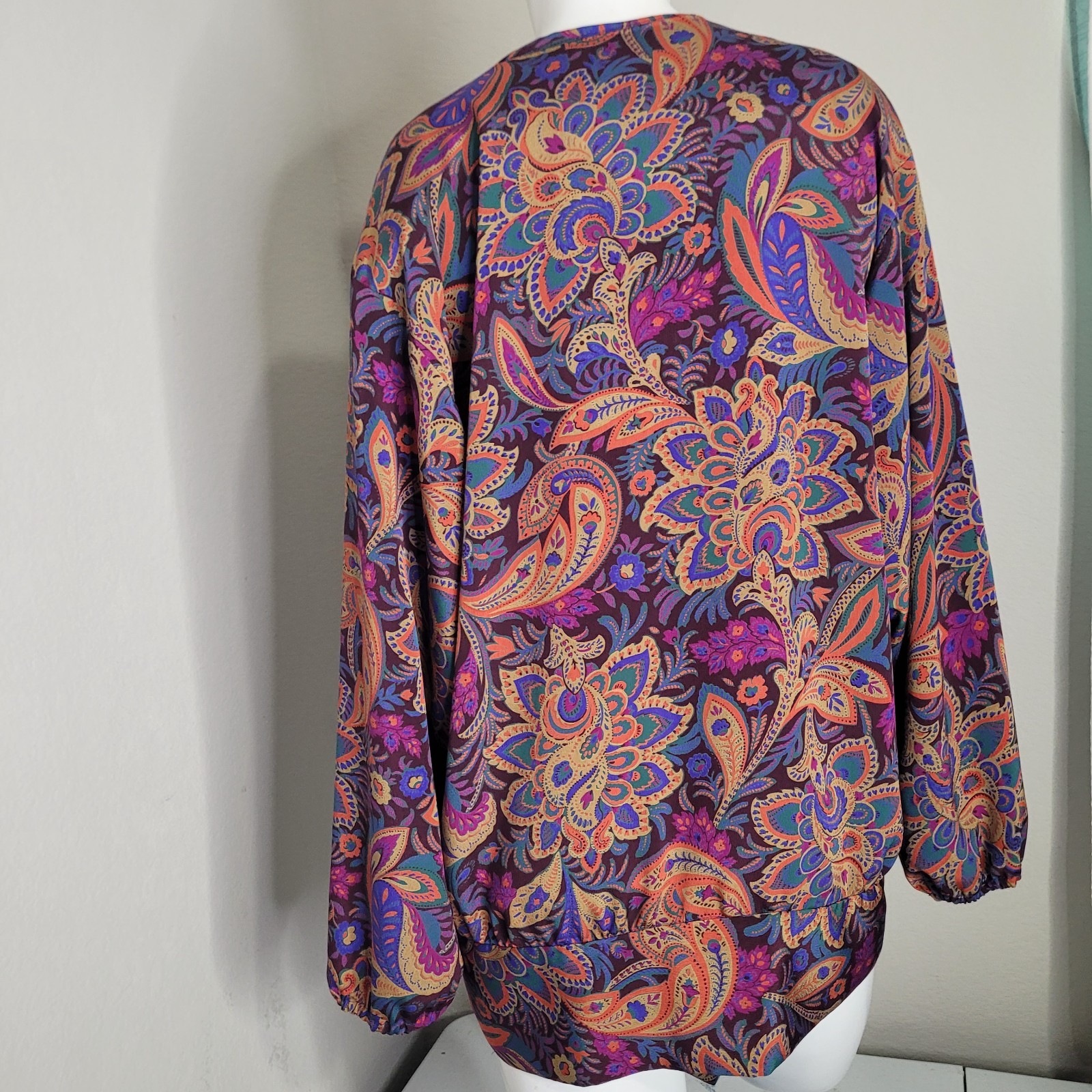 Willi of California M,L blouse shoulder pads paisley flower colorful tie button