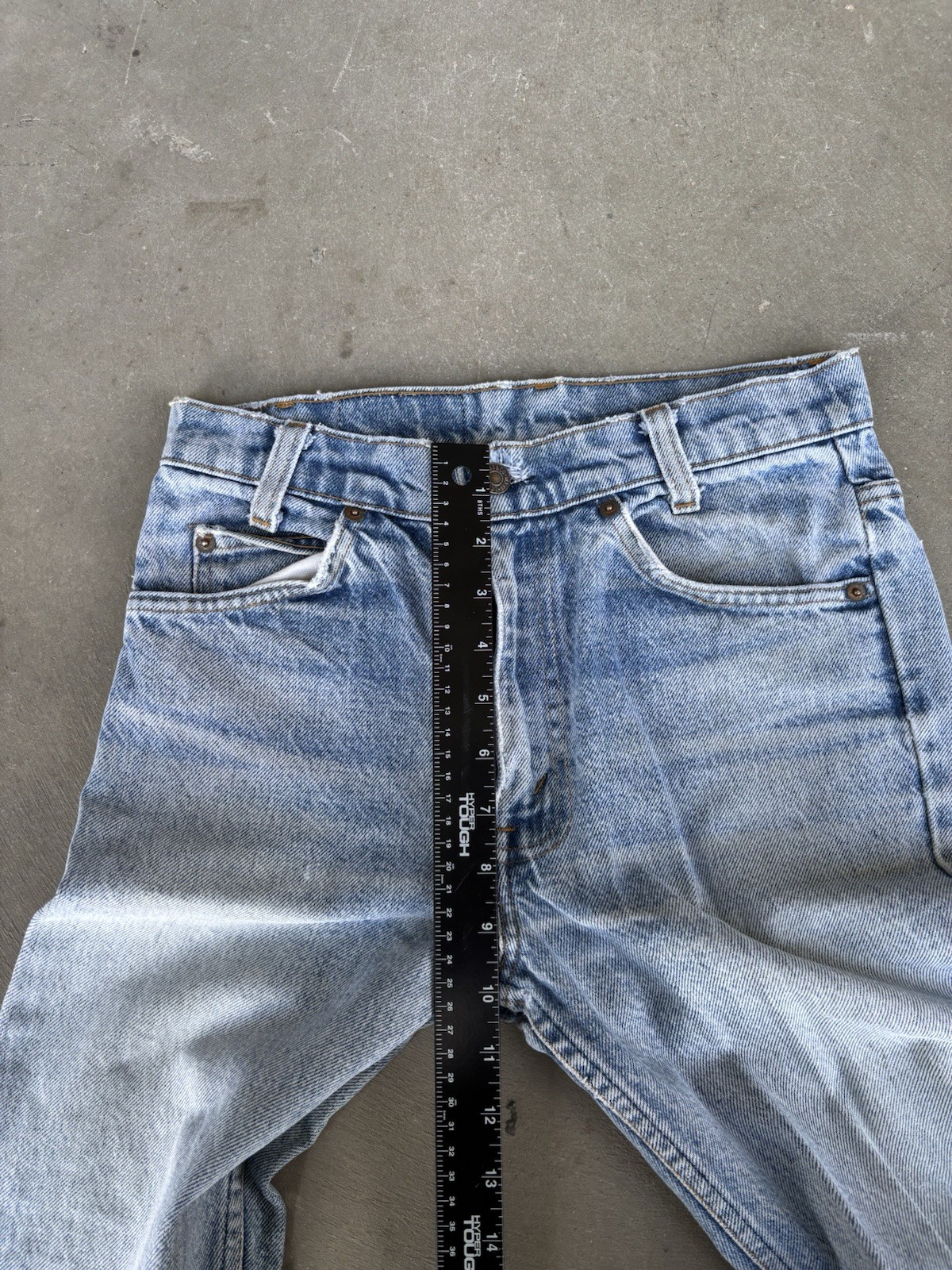 Vintage 1970s Women’s Levi’s 705 Orange Tab Denim Jeans Faded Blue 28×30 USA