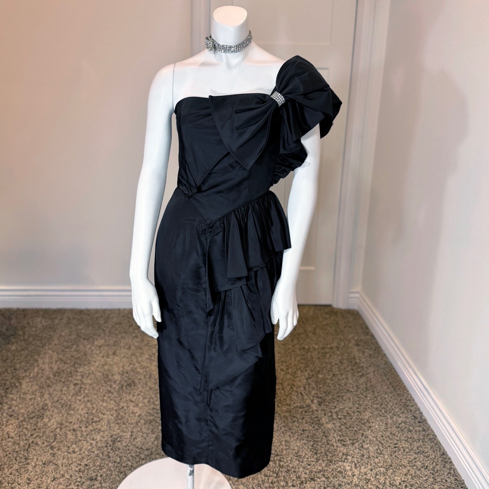 Vintage 80’s RUFFLE PARTY DRESS w RHINESTONE BOW S Cocktail Black Midi Evening